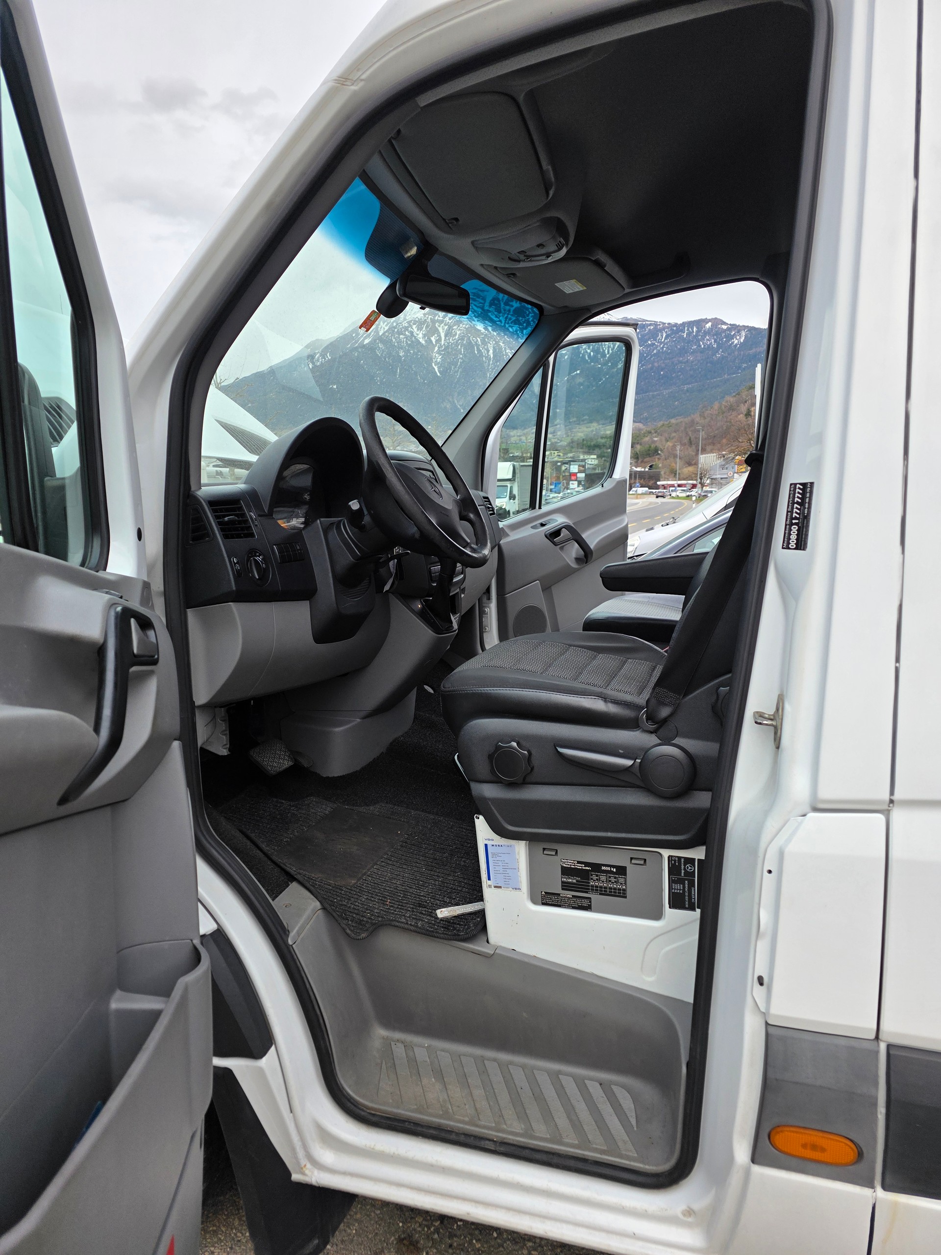 MERCEDES-BENZ Sprinter 315 CDI Standard-image-15