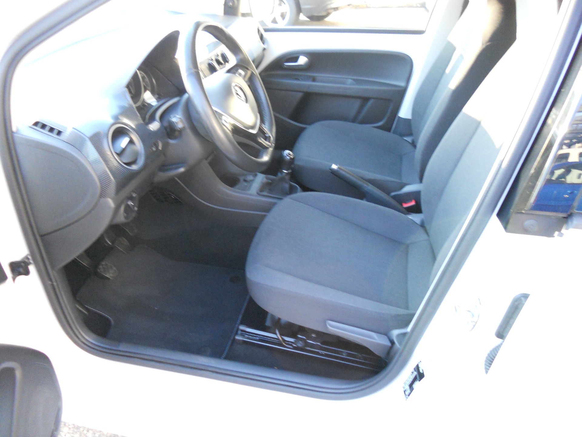VW Up 1.0 MPI move up-image-11