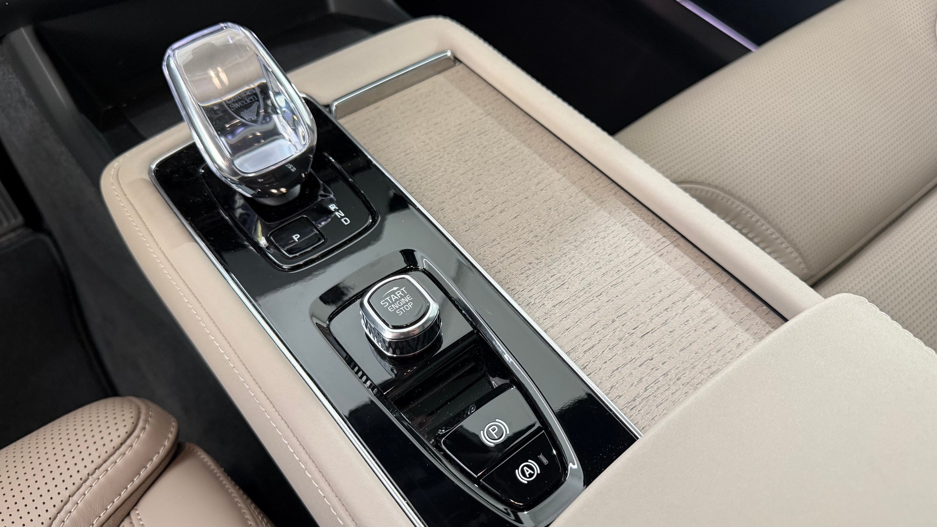 VOLVO XC90 2.0 T8 TE Ultra Bright eA-image-14