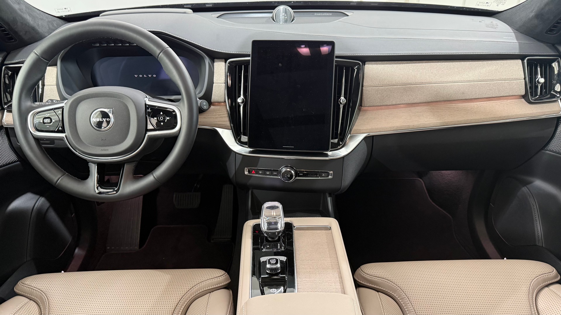 VOLVO XC90 2.0 T8 TE Ultra Bright eA-image-4