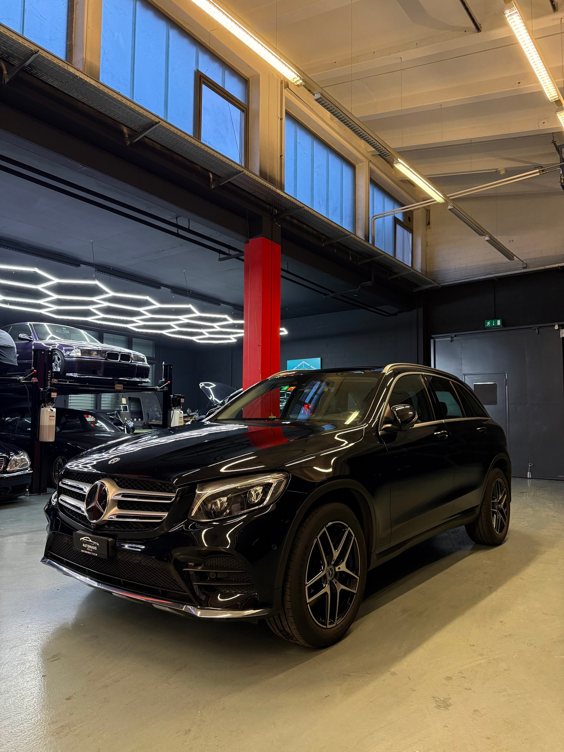 MERCEDES-BENZ GLC 250 AMG Line 4Matic 9G-Tronic-image-1