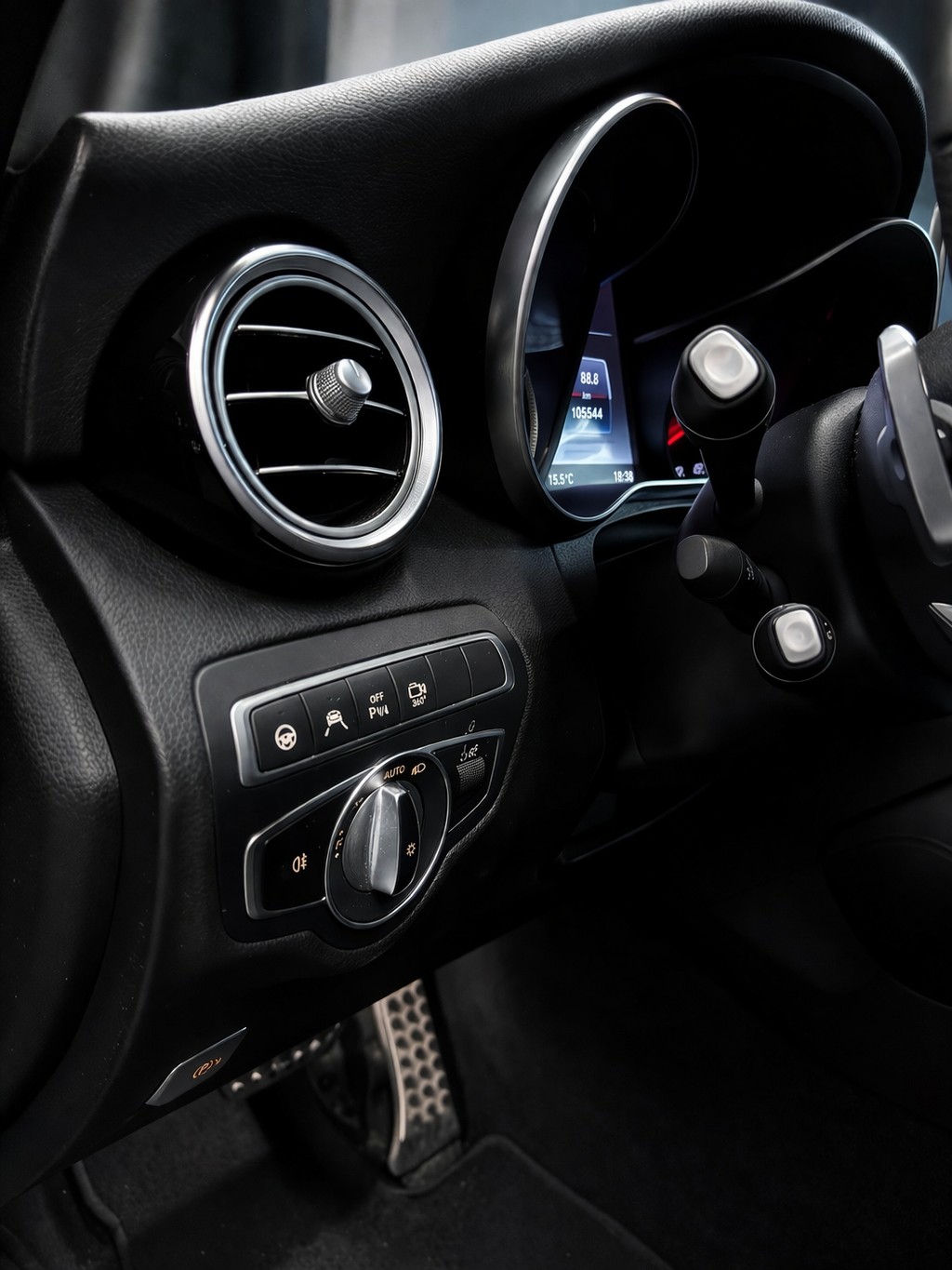 MERCEDES-BENZ GLC 250 AMG Line 4Matic 9G-Tronic-image-8