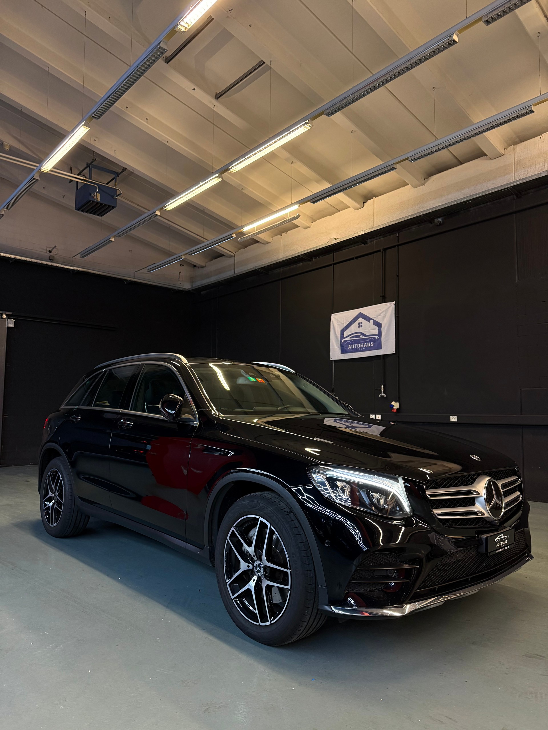 MERCEDES-BENZ GLC 250 AMG Line 4Matic 9G-Tronic-image-0