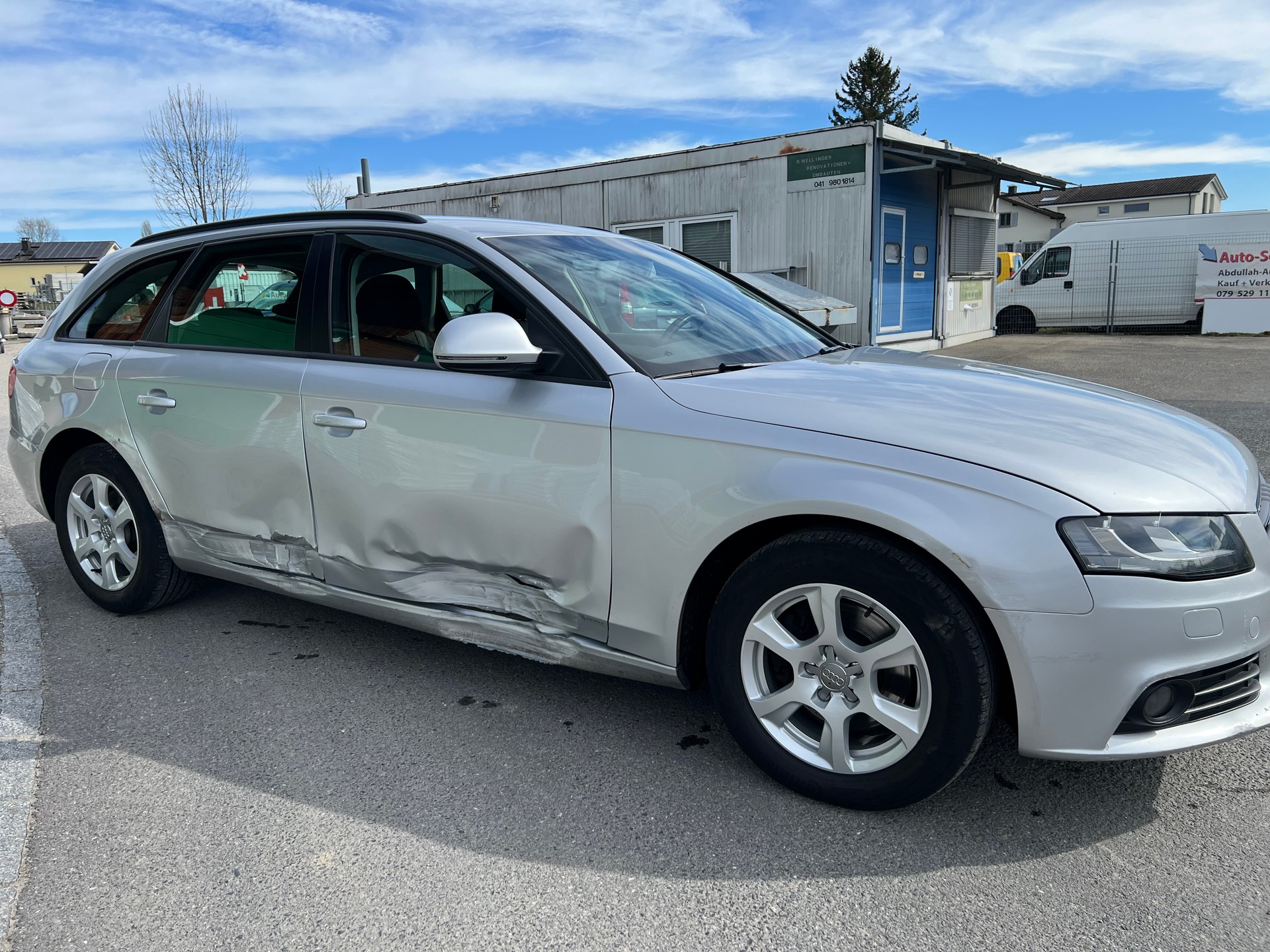 AUDI A4 Avant 1.8 TFSI quattro-image-2