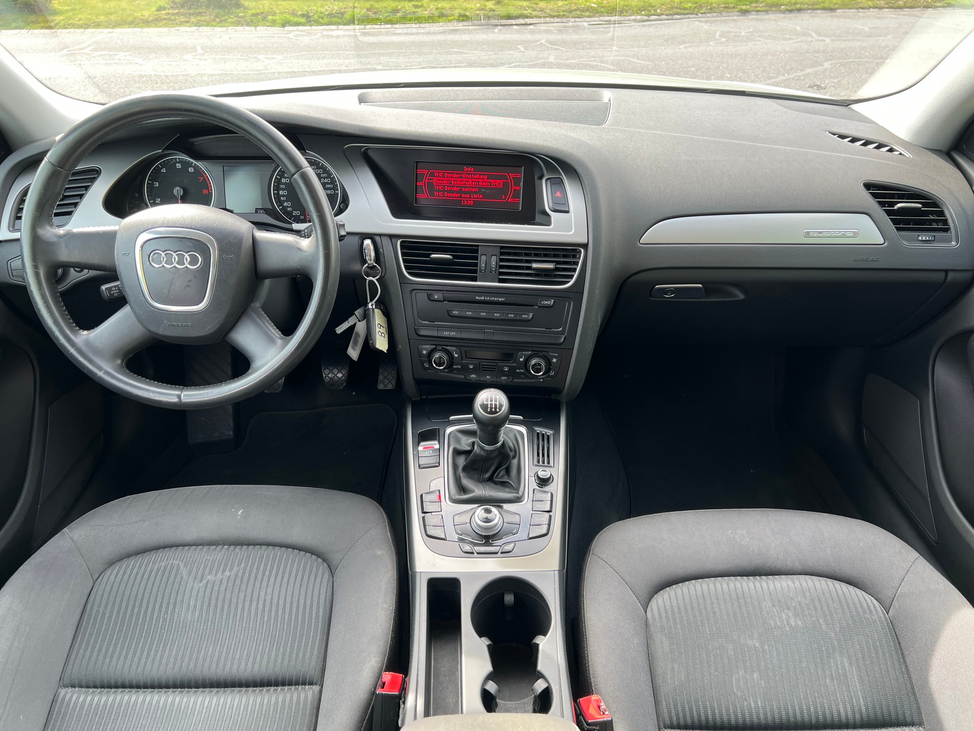 AUDI A4 Avant 1.8 TFSI quattro-image-13