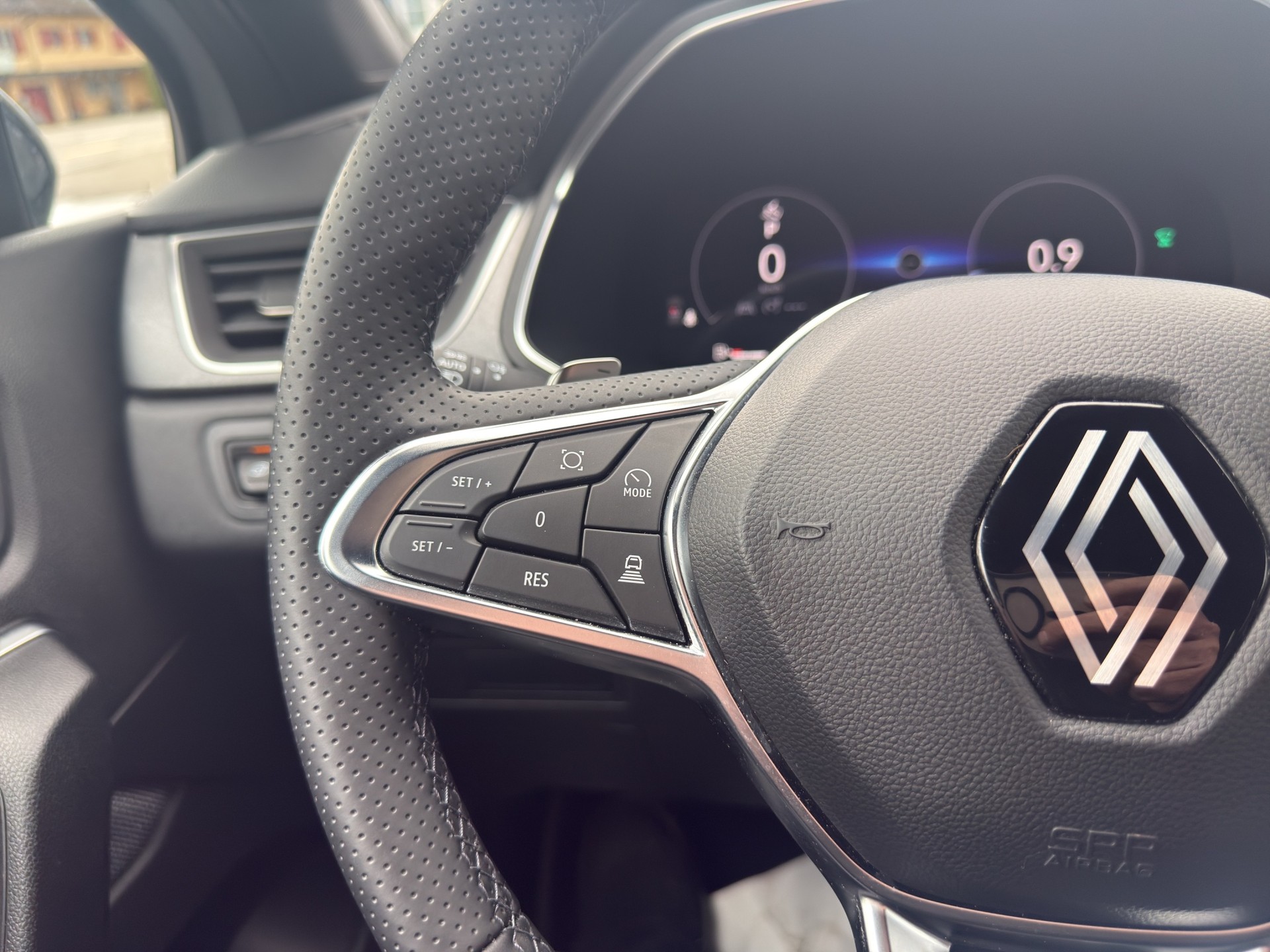 RENAULT Captur 1.3 TCe Techno EDC-image-14