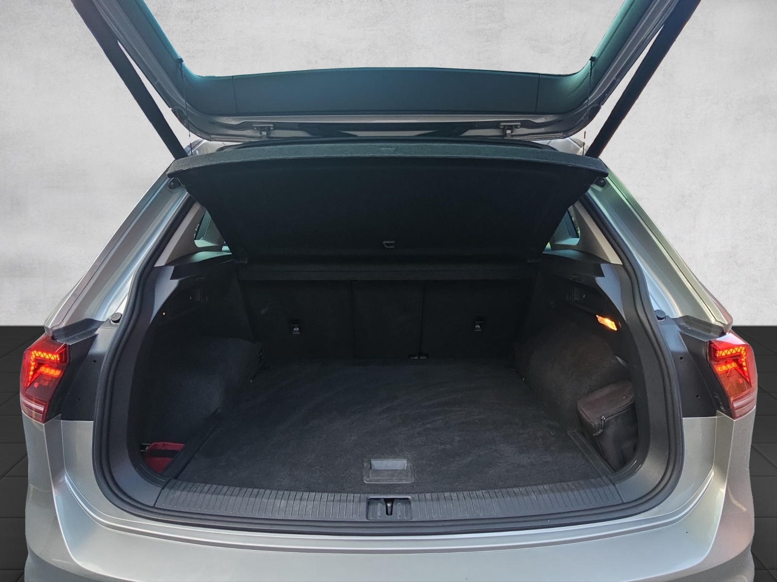 VW Tiguan 2.0 TDI SCR Highline 4Motion DSG-image-13