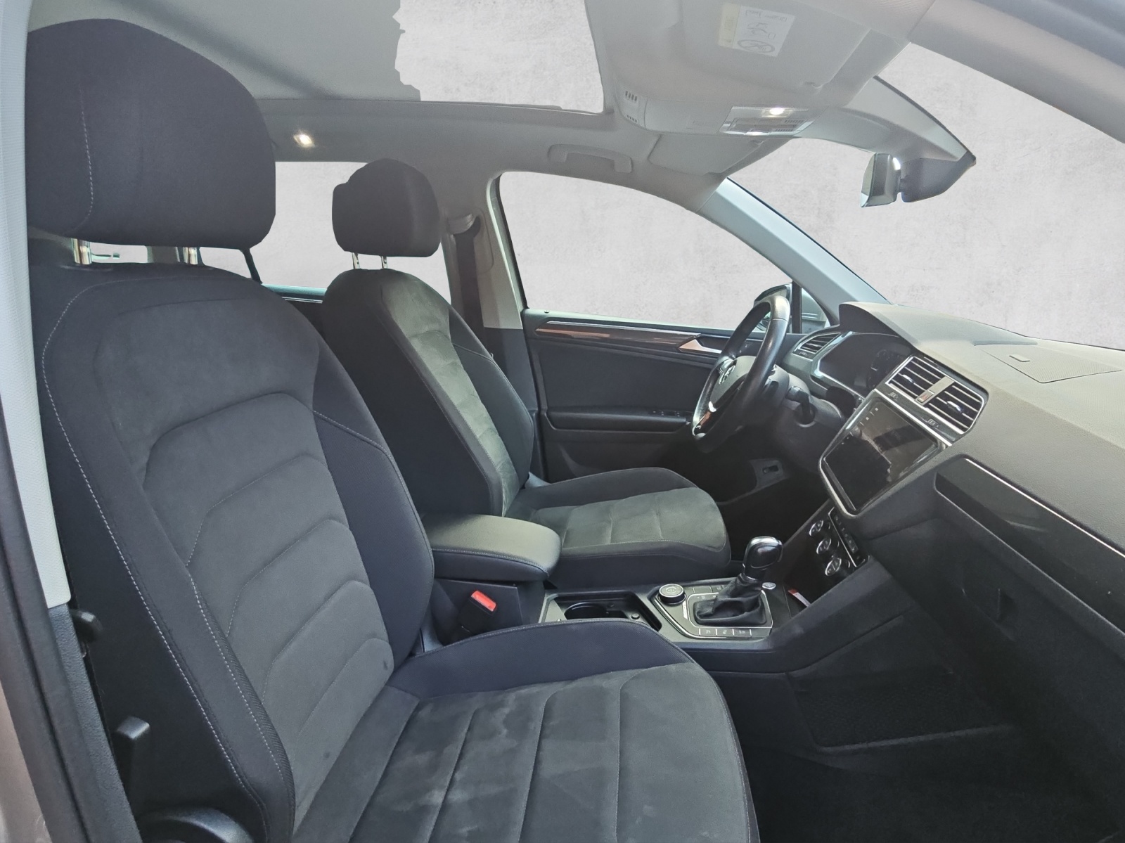 VW Tiguan 2.0 TDI SCR Highline 4Motion DSG-image-12