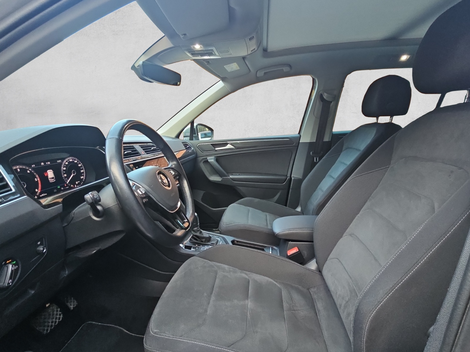 VW Tiguan 2.0 TDI SCR Highline 4Motion DSG-image-8