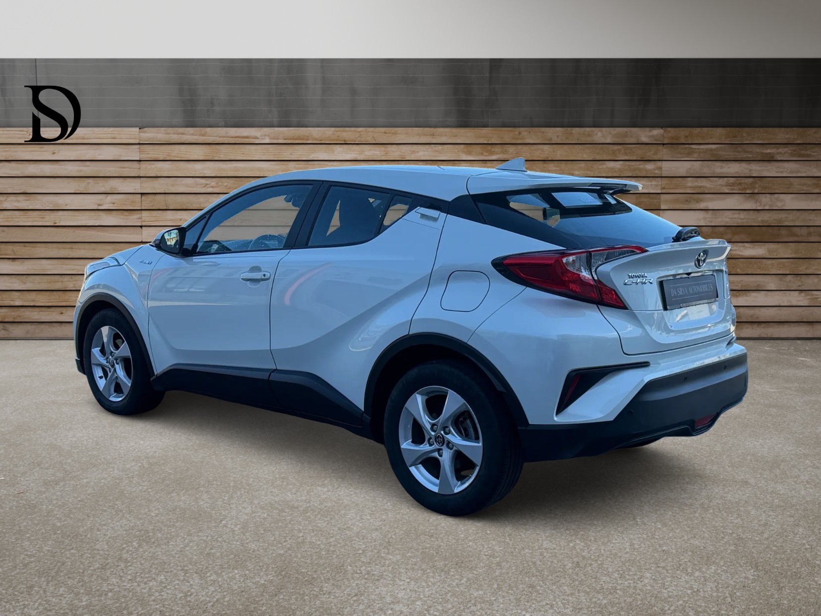 TOYOTA C-HR 1.8 HSD Comfort CVT-image-4