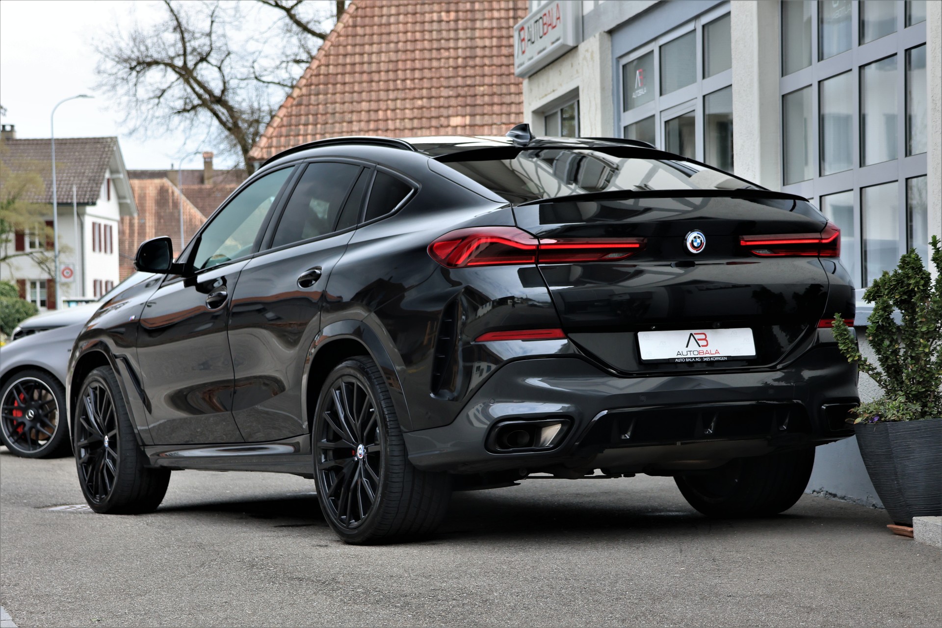 BMW X6 xDrive 48V 40d Steptronic M Sport (CH) + 3'500KG AHK-image-2