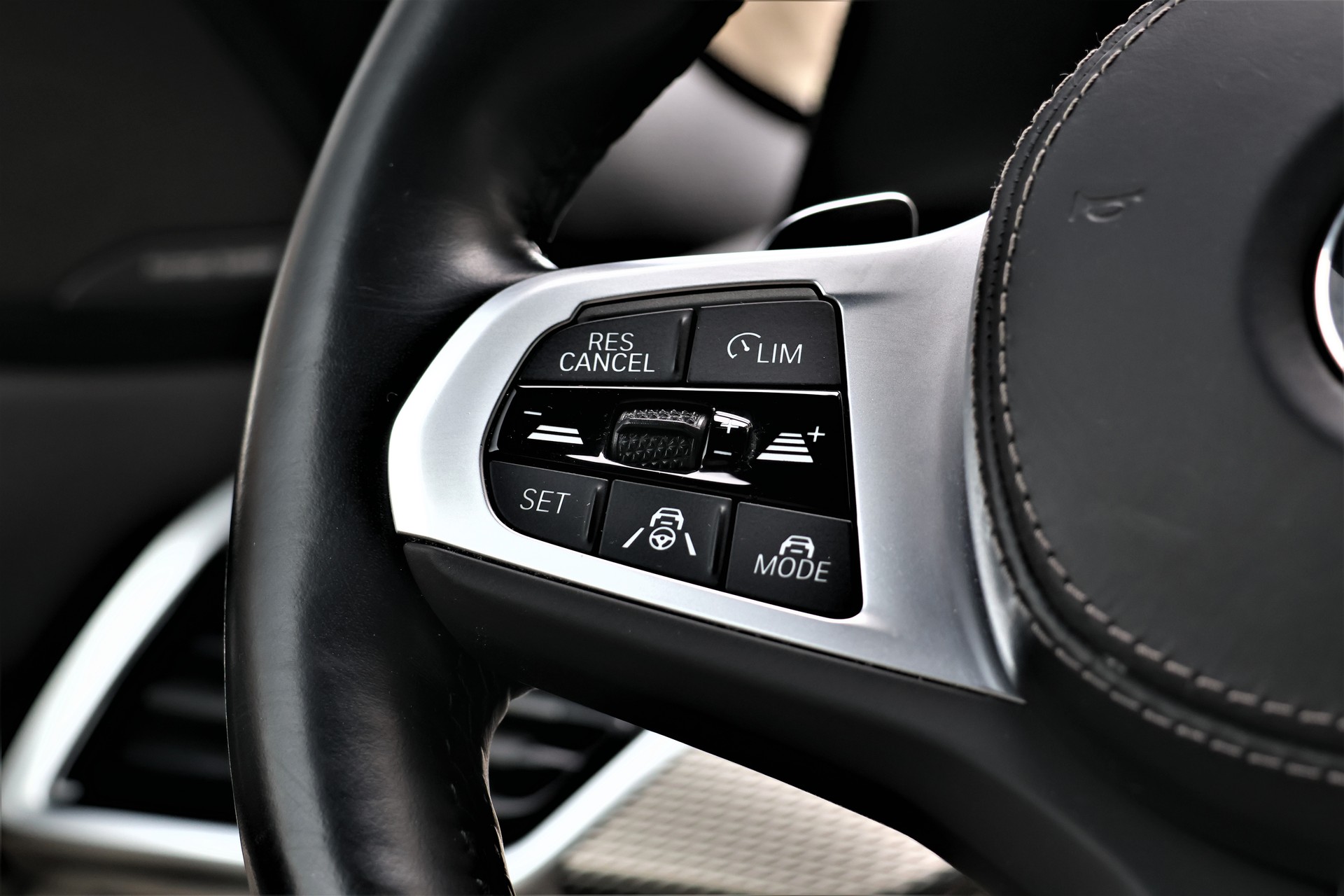 BMW X6 xDrive 48V 40d Steptronic M Sport (CH) + 3'500KG AHK-image-16