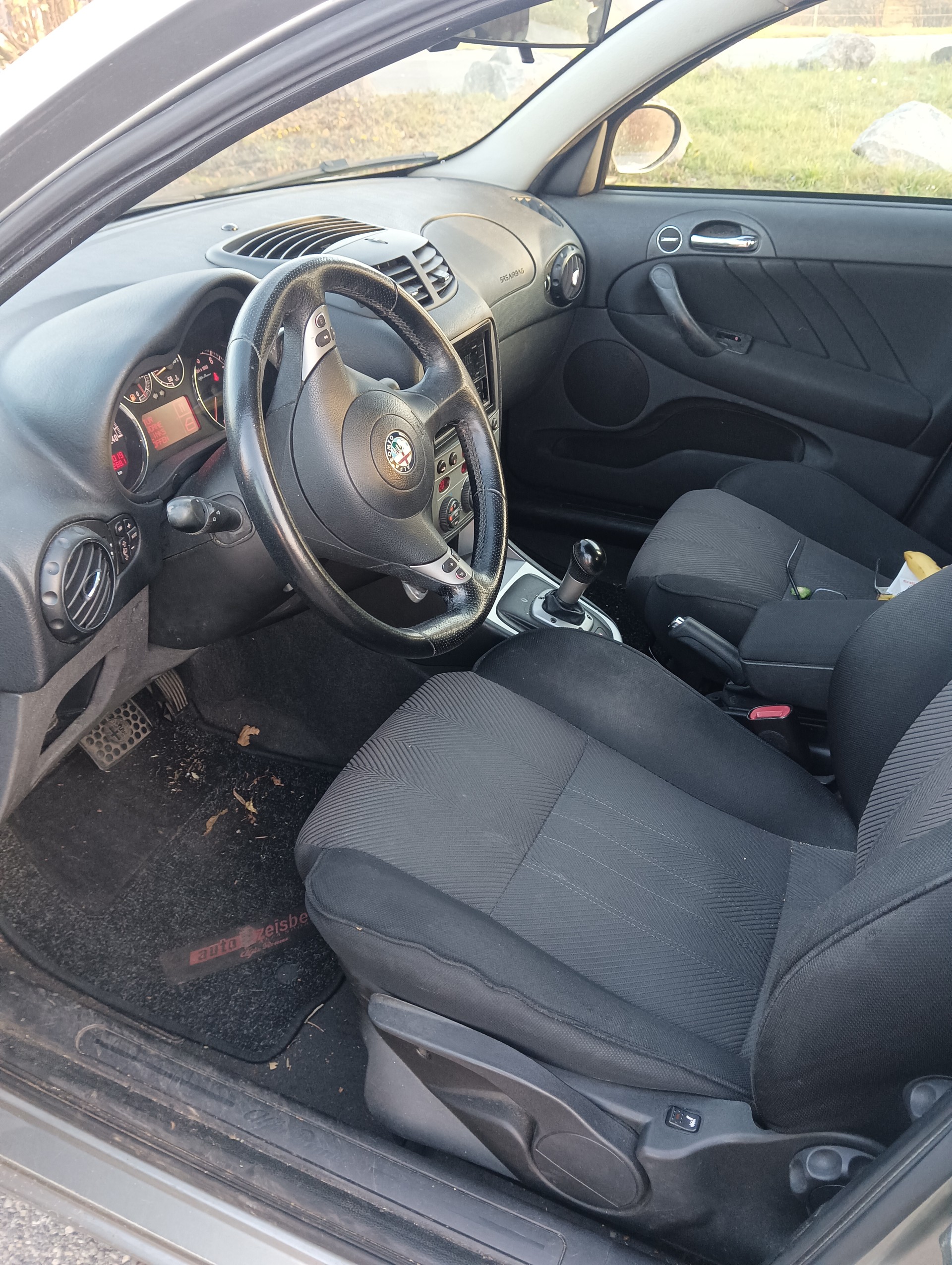 ALFA ROMEO 147 2.0 TS 16V Distinctive SLSPD-image-1