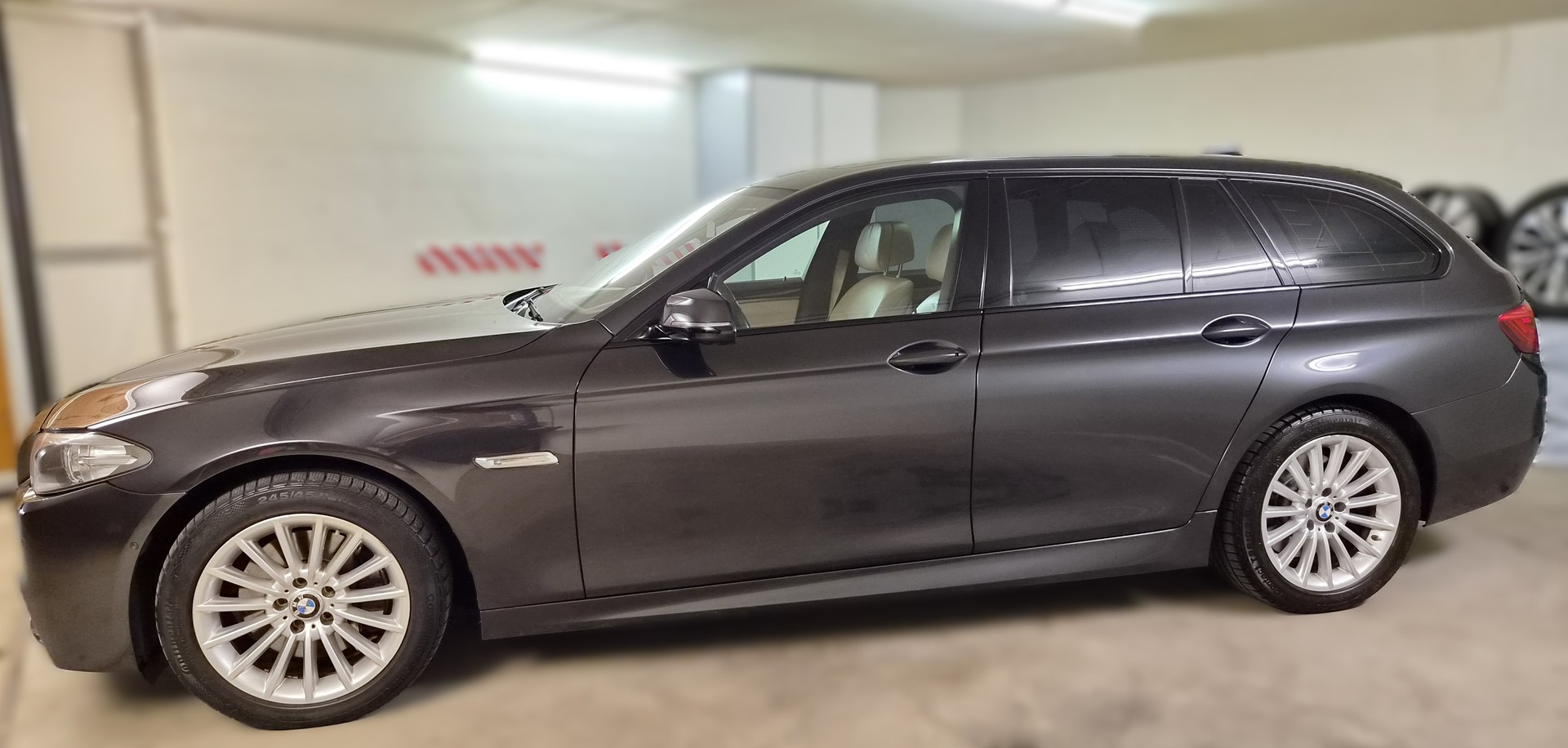 BMW 535d Touring xDrive M-Sport Steptronic-image-7
