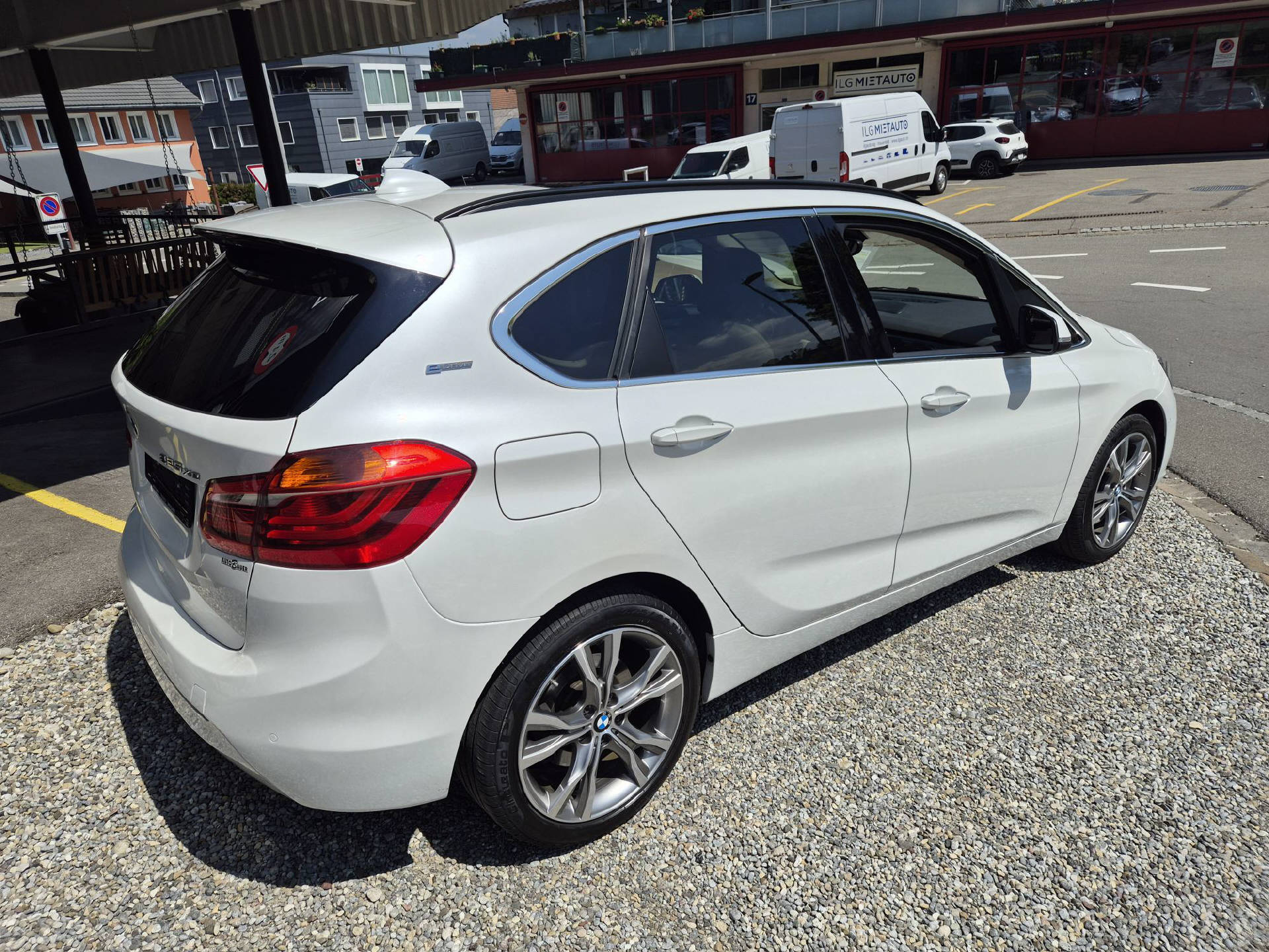 BMW 225xe Active Tourer Luxury Line-image-5