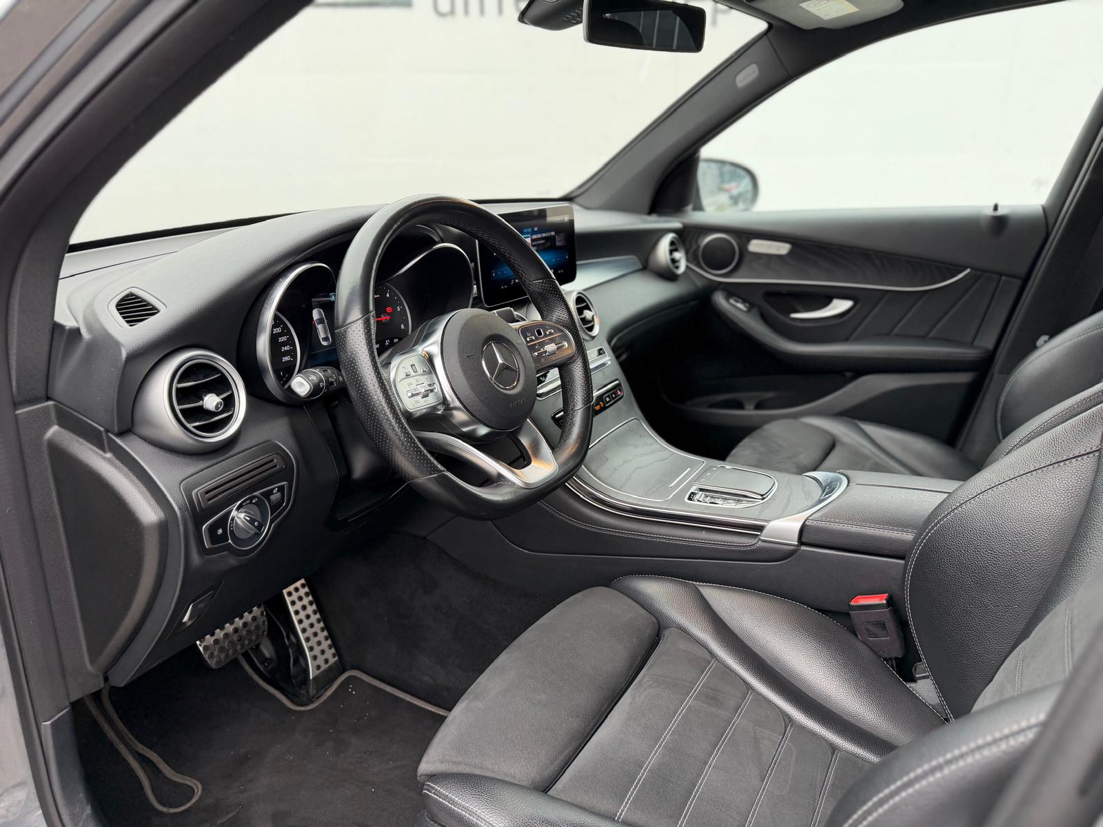 MERCEDES-BENZ GLC 220 d AMG Line 4Matic 9G-Tronic-image-6