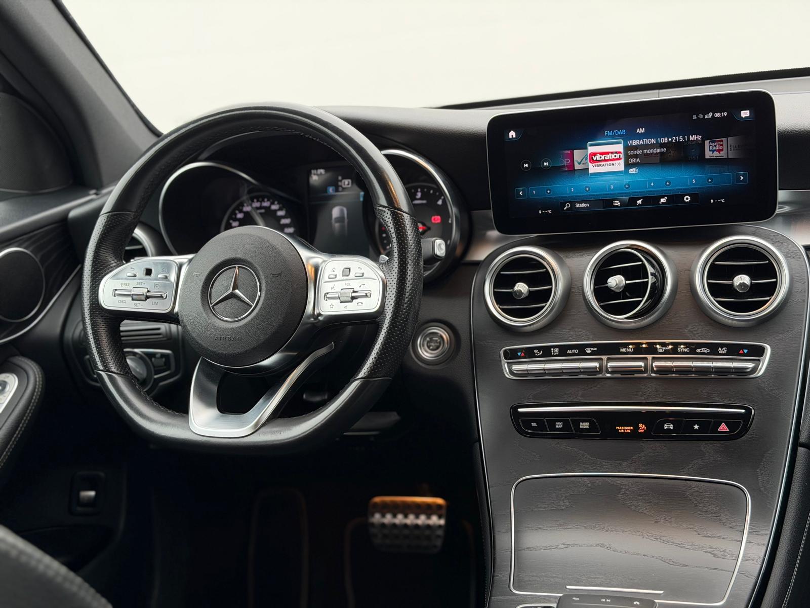 MERCEDES-BENZ GLC 220 d AMG Line 4Matic 9G-Tronic-image-9