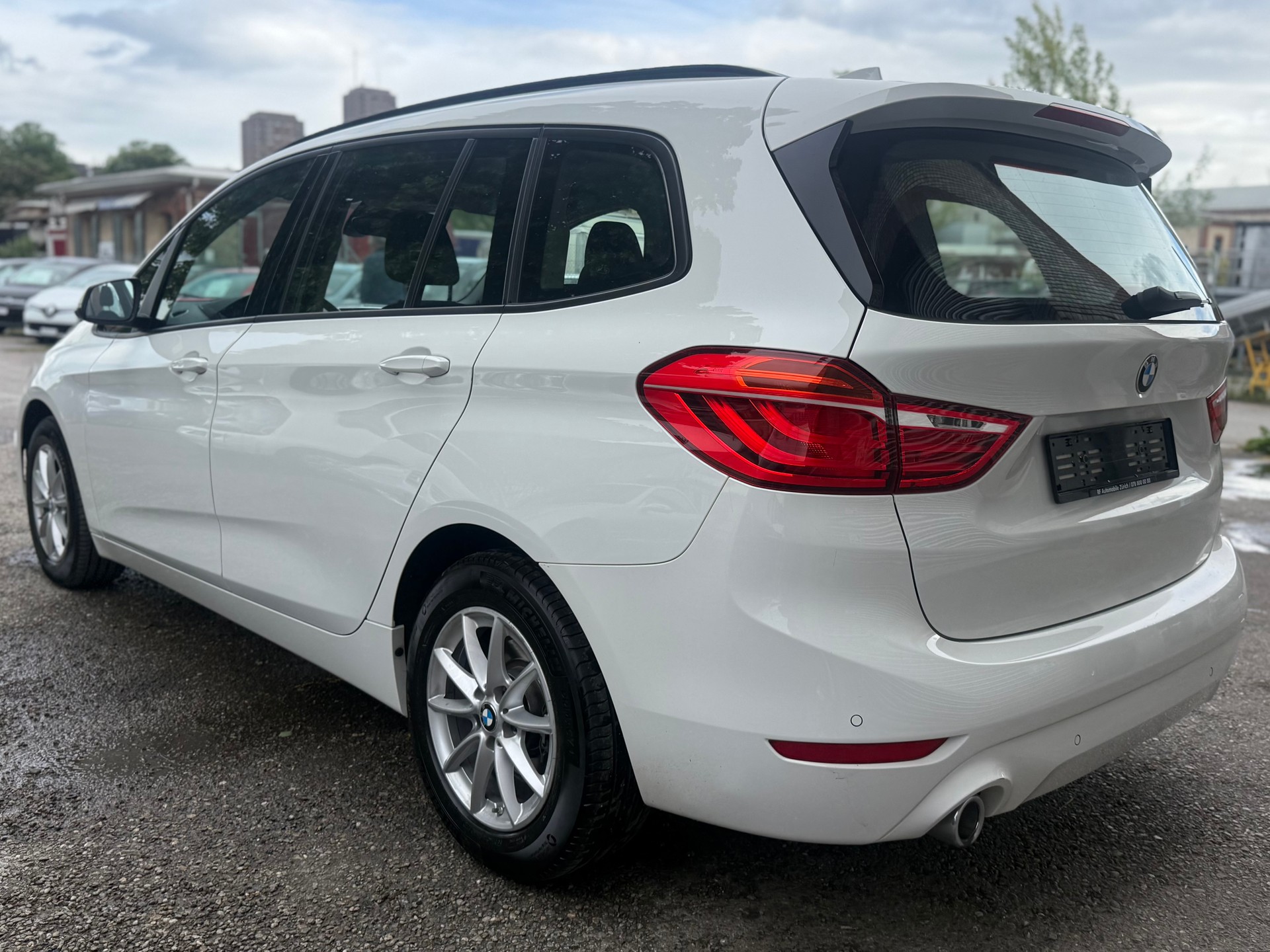 BMW 216d Gran Tourer DKG-image-7
