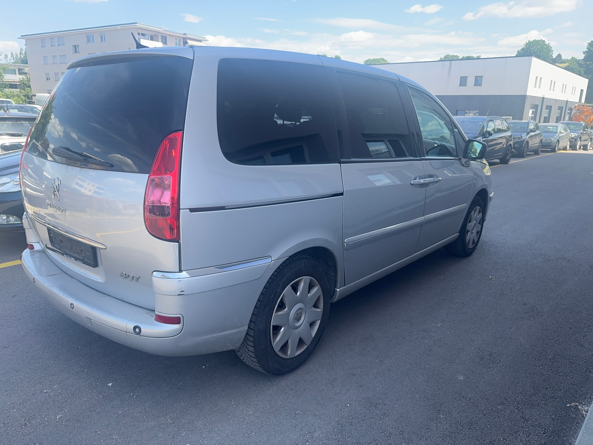 PEUGEOT 807 2.0 16V HDi Active-image-10