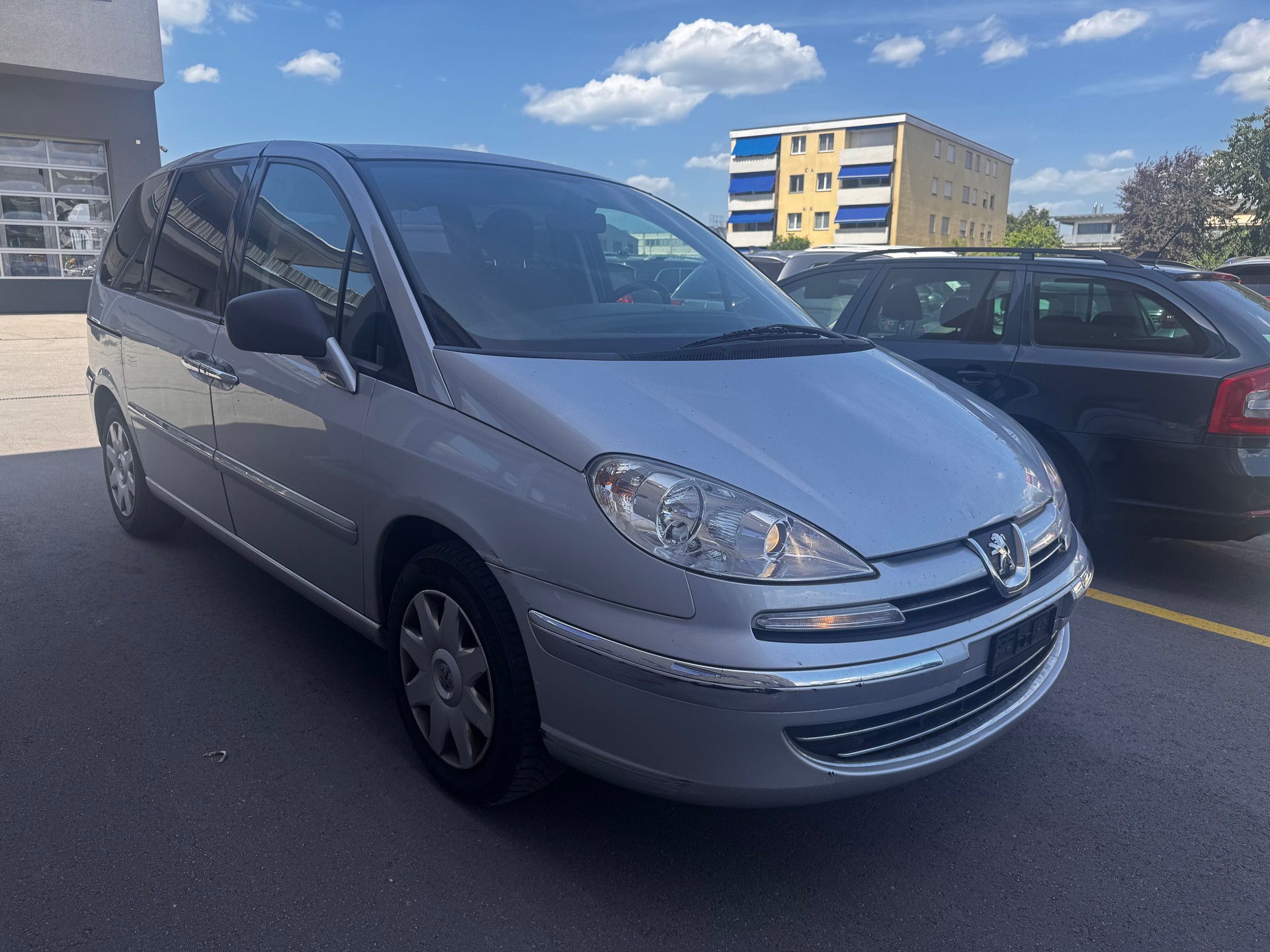 PEUGEOT 807 2.0 16V HDi Active-image-2