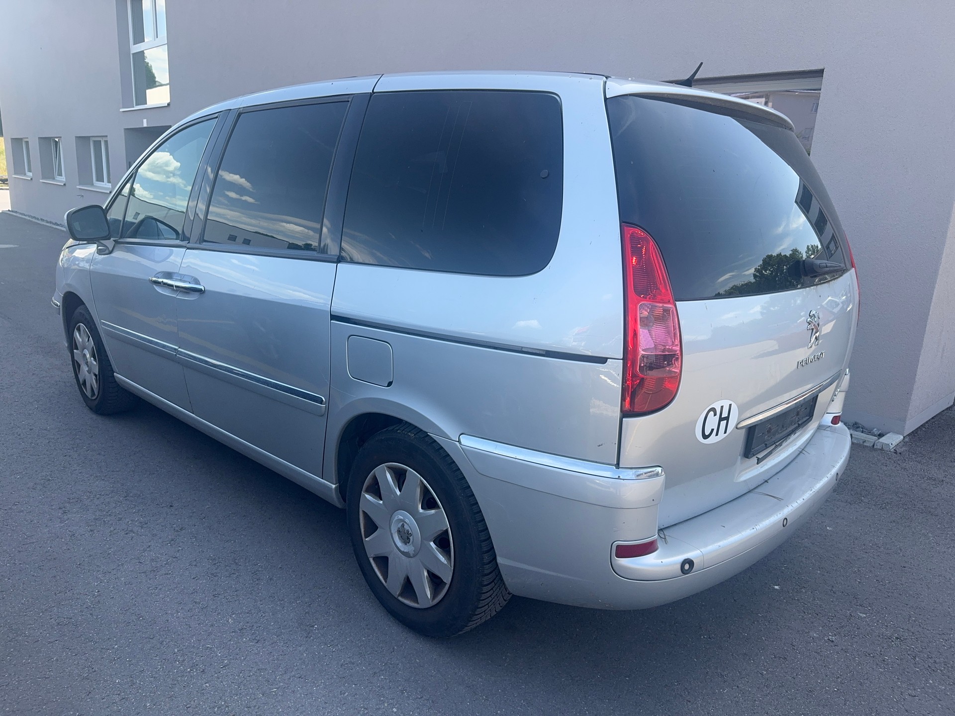 PEUGEOT 807 2.0 16V HDi Active-image-9