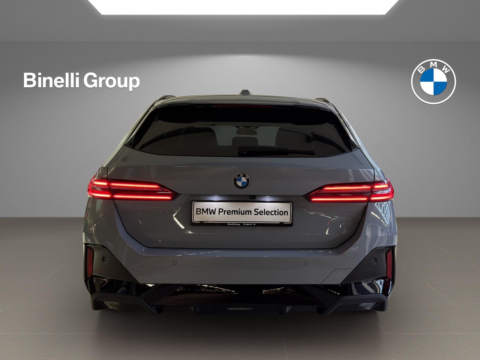 BMW 540d xDrive Touring M-SportPaket Pro-showroom-element-3