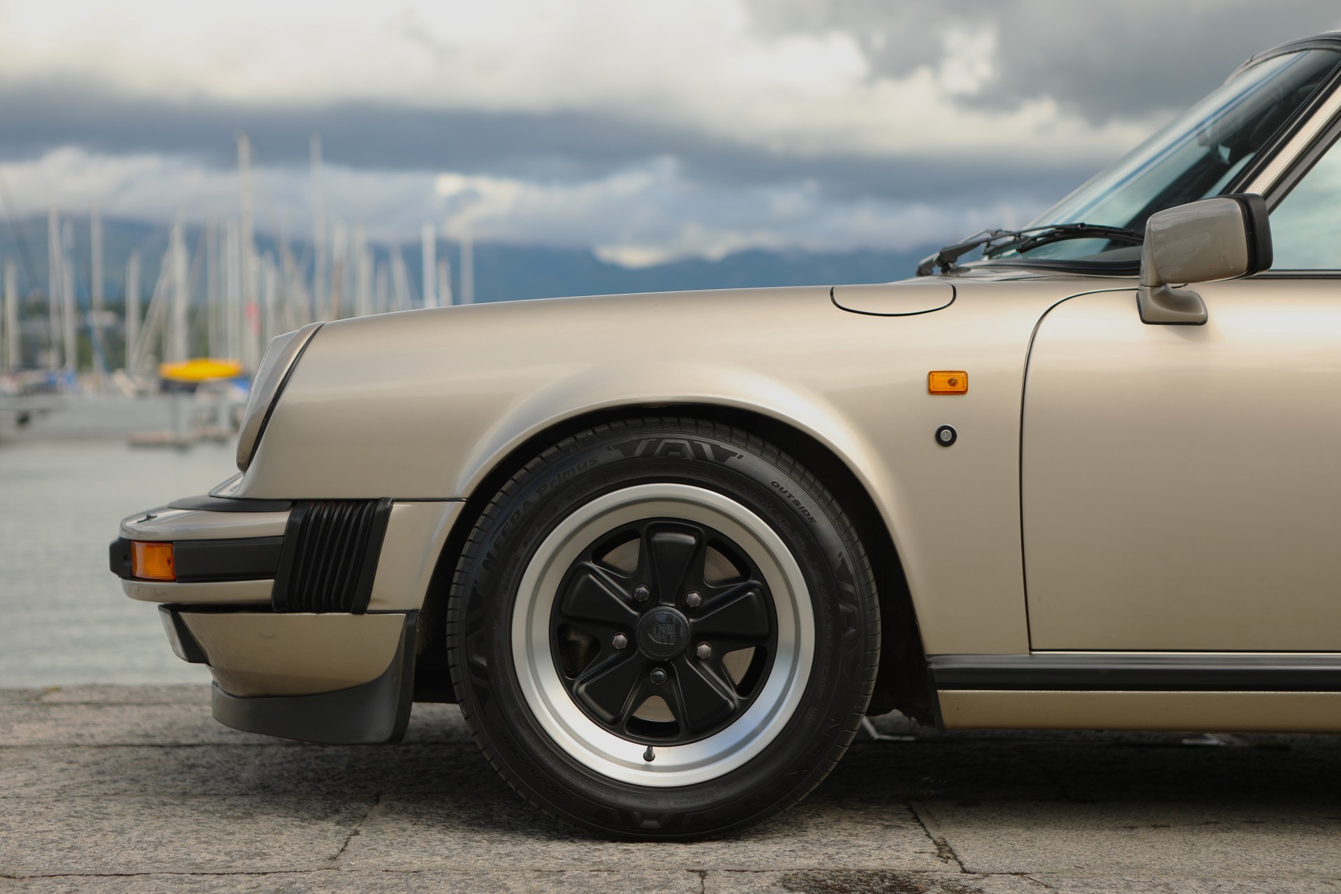 PORSCHE 911 Carrera Targa 3.2-image-2