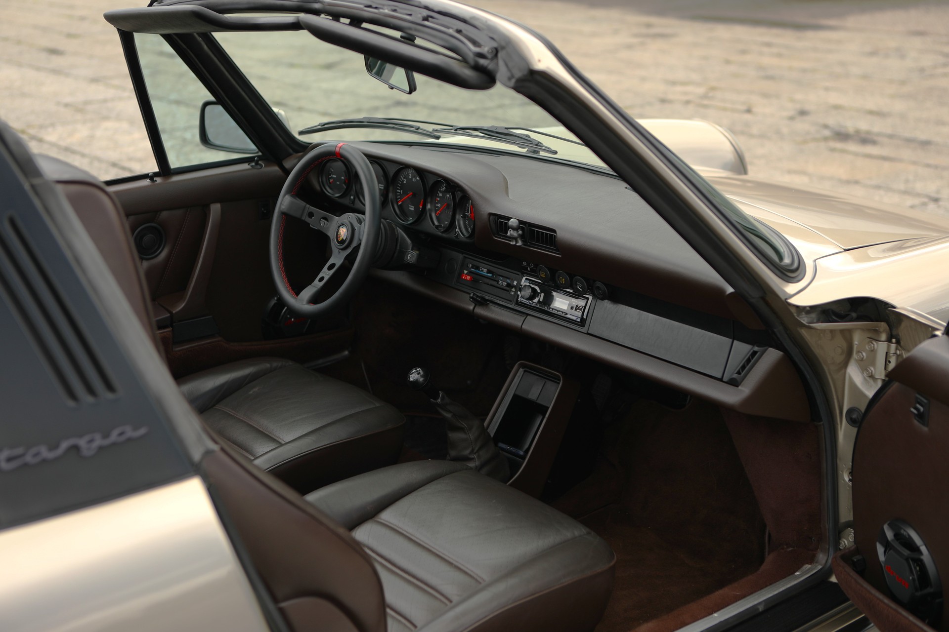 PORSCHE 911 Carrera Targa 3.2-image-9