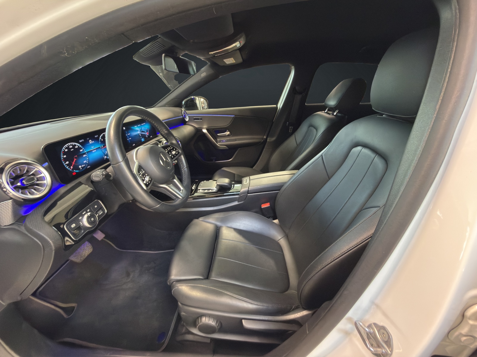 MERCEDES-BENZ A 180 d Progressive 8G-DCT-image-12