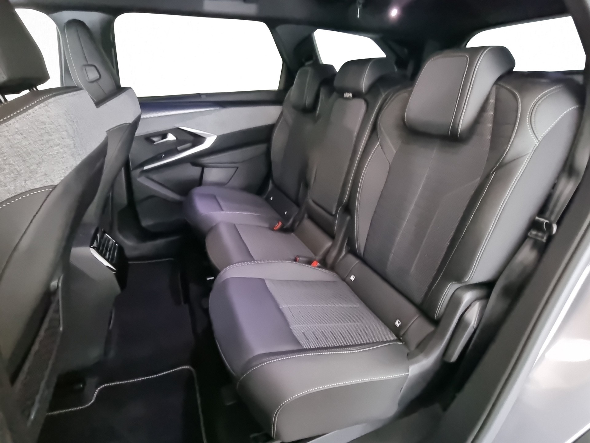PEUGEOT 5008 145 Hybrid GT 7-Plätzer-image-6