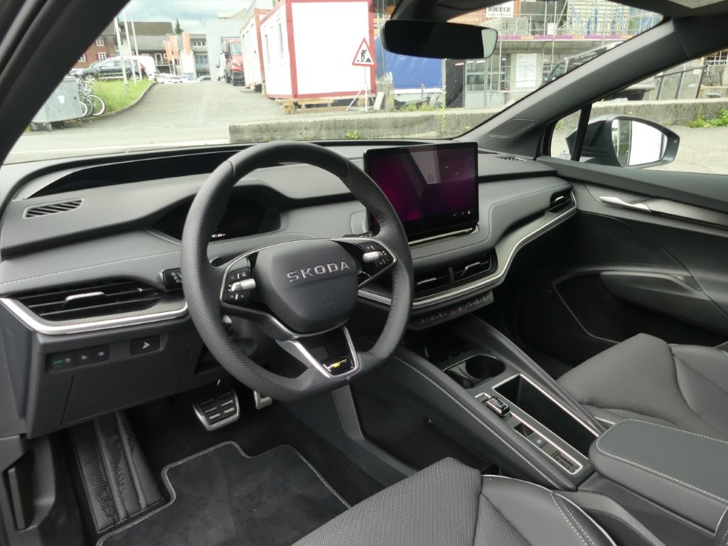SKODA Enyaq 4x4 RS-image-6