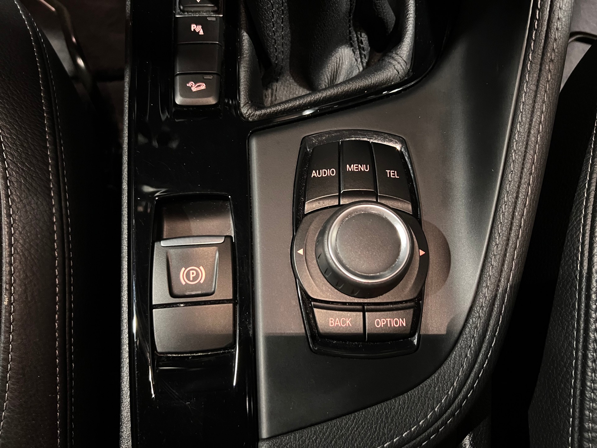 BMW X1 xDrive 20i xLine Steptronic-image-17