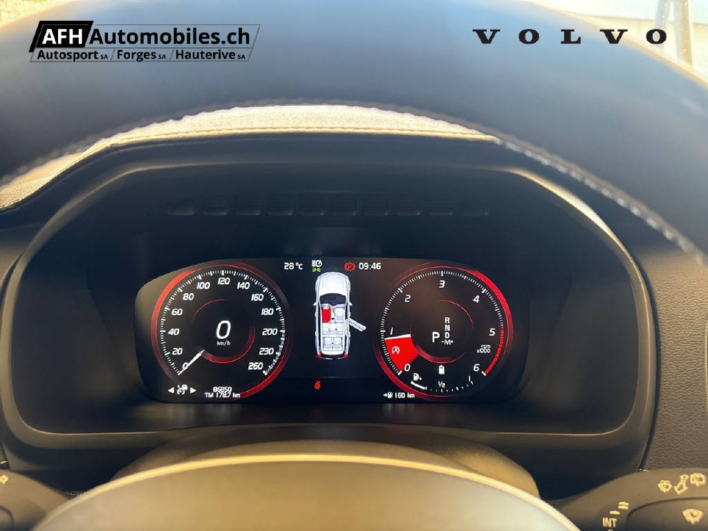 VOLVO XC90 B5 D AWD R-Design-image-13