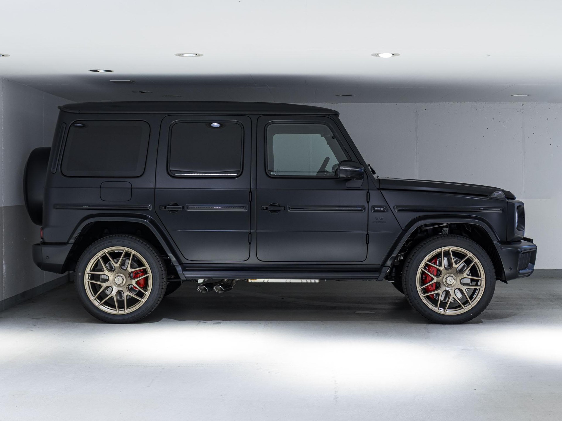MERCEDES-BENZ G 63 AMG-image-1