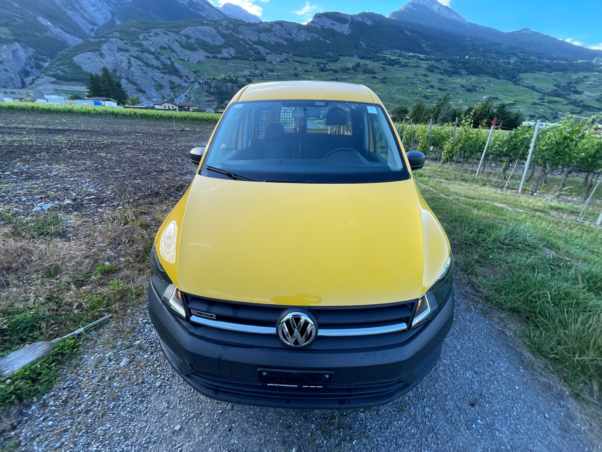 VW Caddy Maxi 2.0TDI 4Motion BlueMotion Technology-image-9