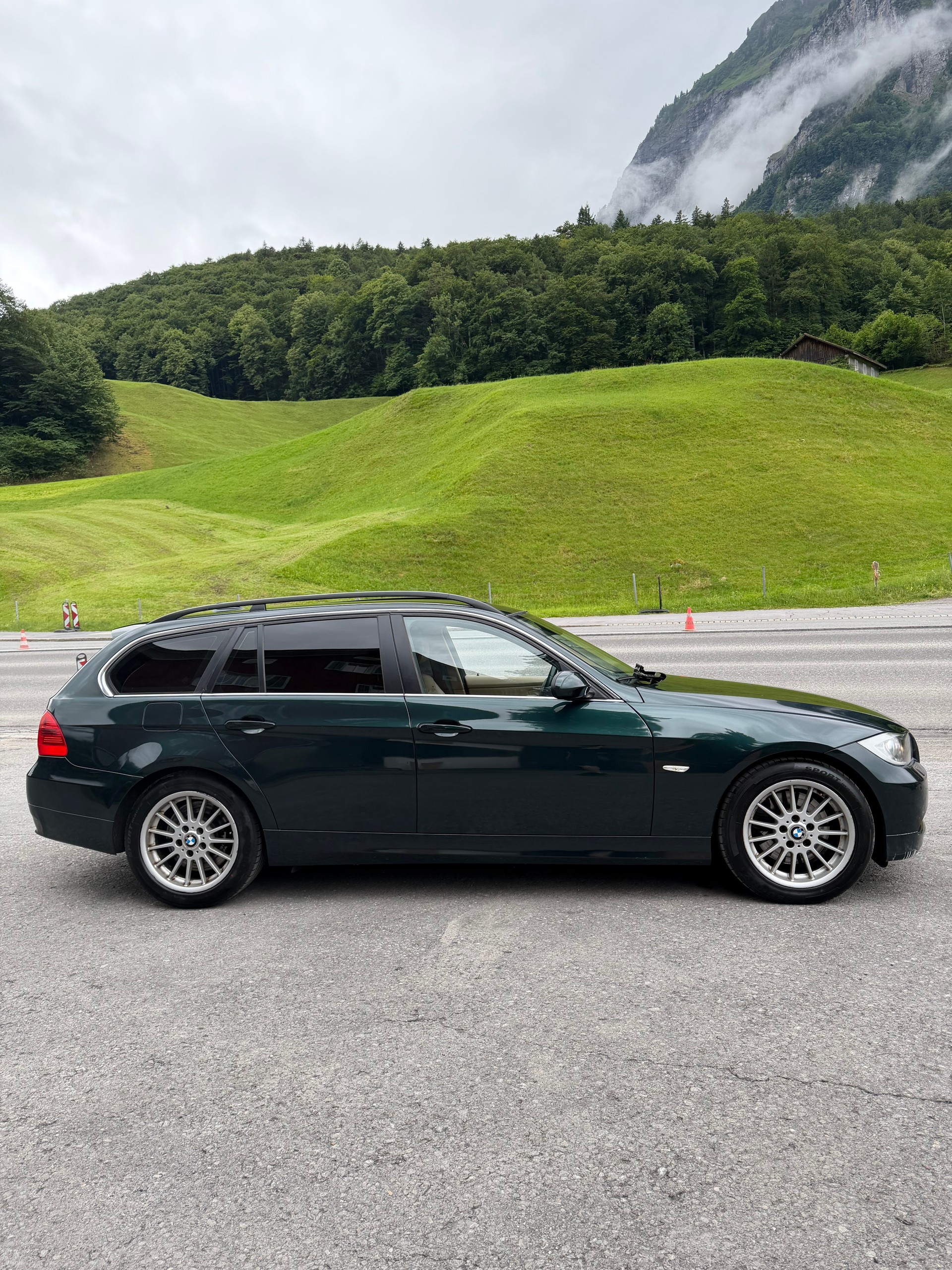 BMW 330xd Touring-image-3