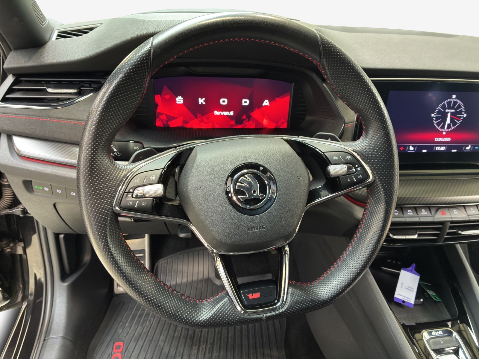 SKODA Octavia Combi 2.0 TDI DSG RS 4x4-image-9