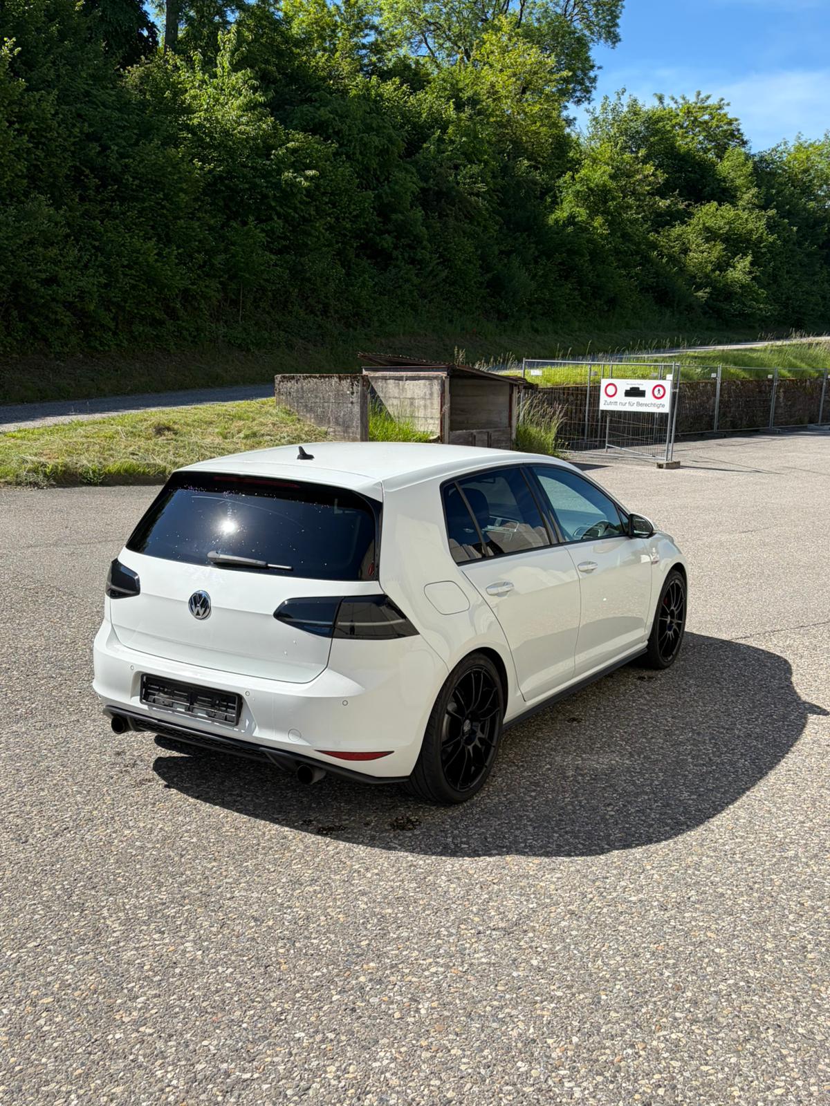 VW Golf 2.0 TSI GTI-image-5