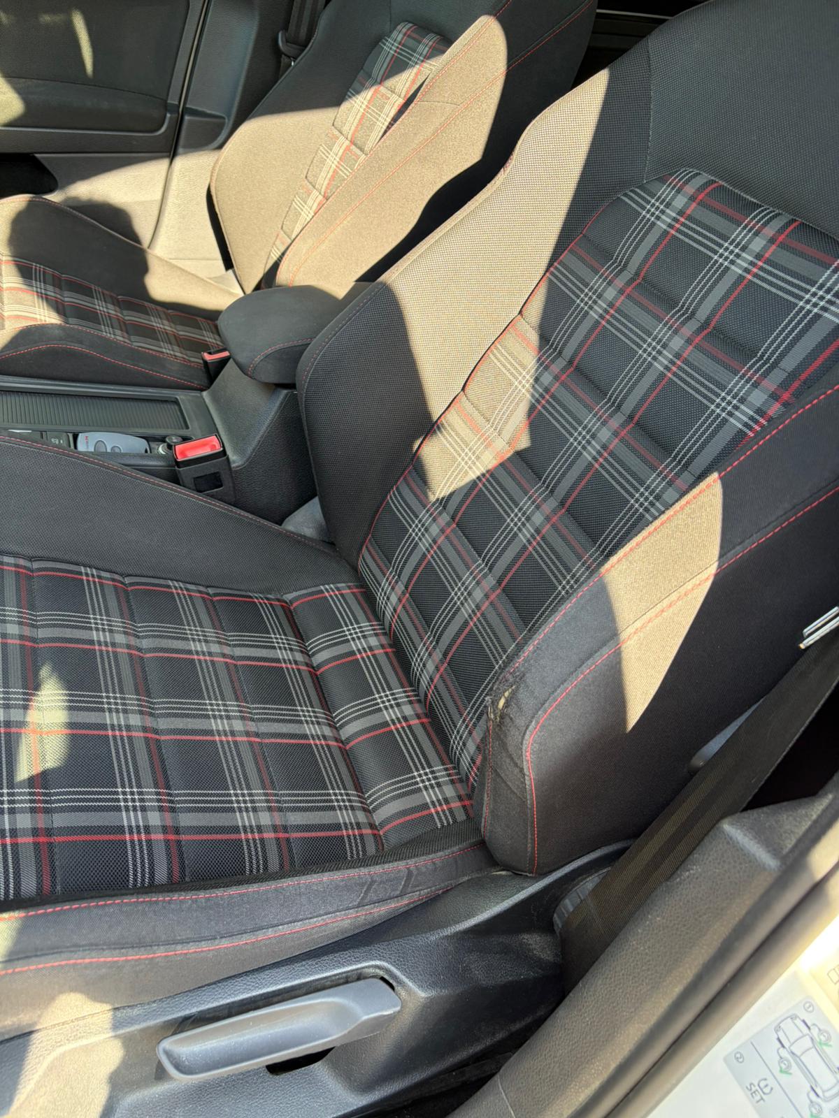 VW Golf 2.0 TSI GTI-image-10