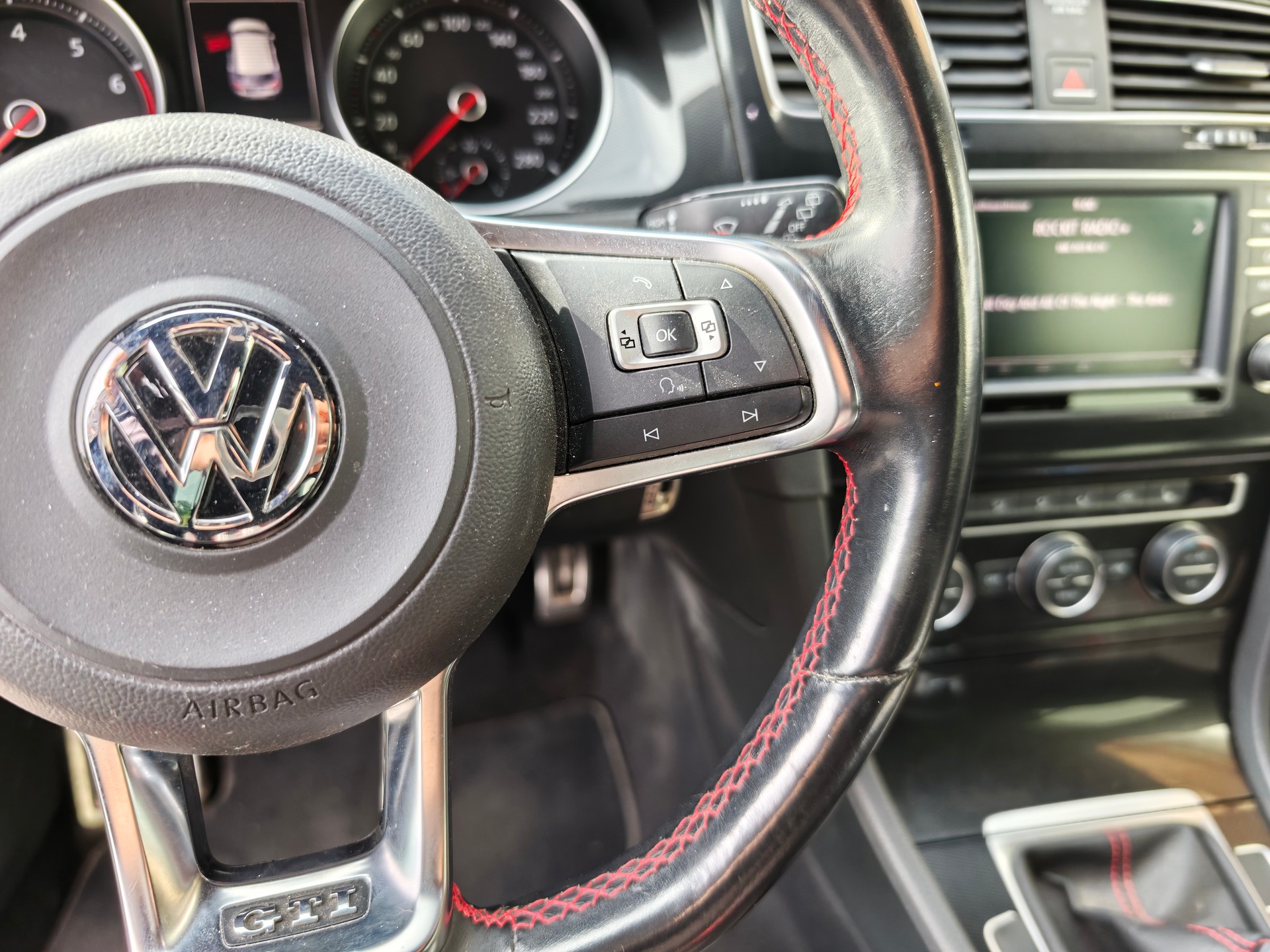 VW Golf 2.0 TSI GTI-image-31