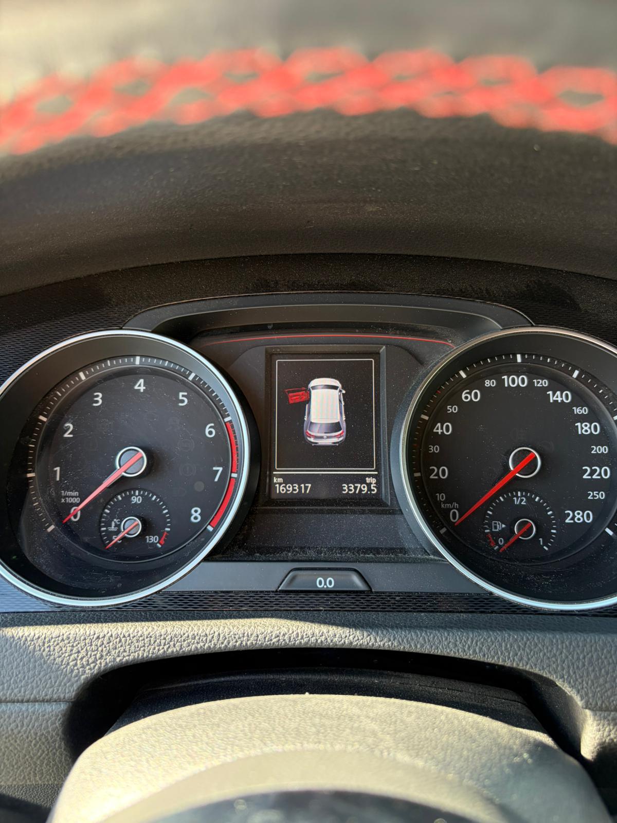 VW Golf 2.0 TSI GTI-image-9