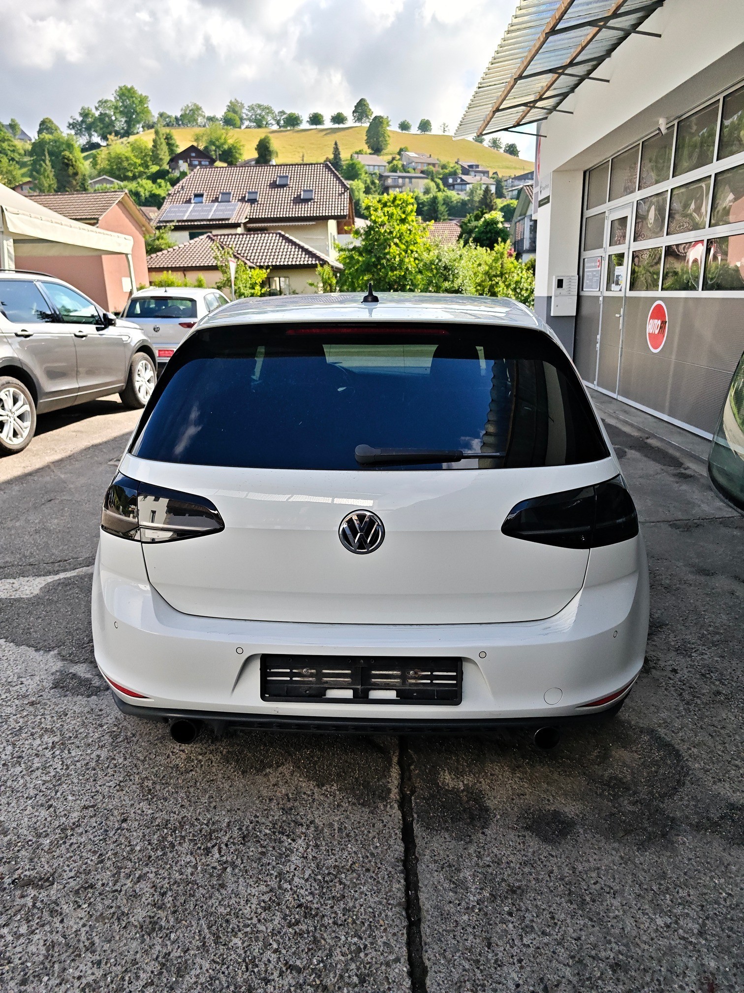 VW Golf 2.0 TSI GTI-image-2
