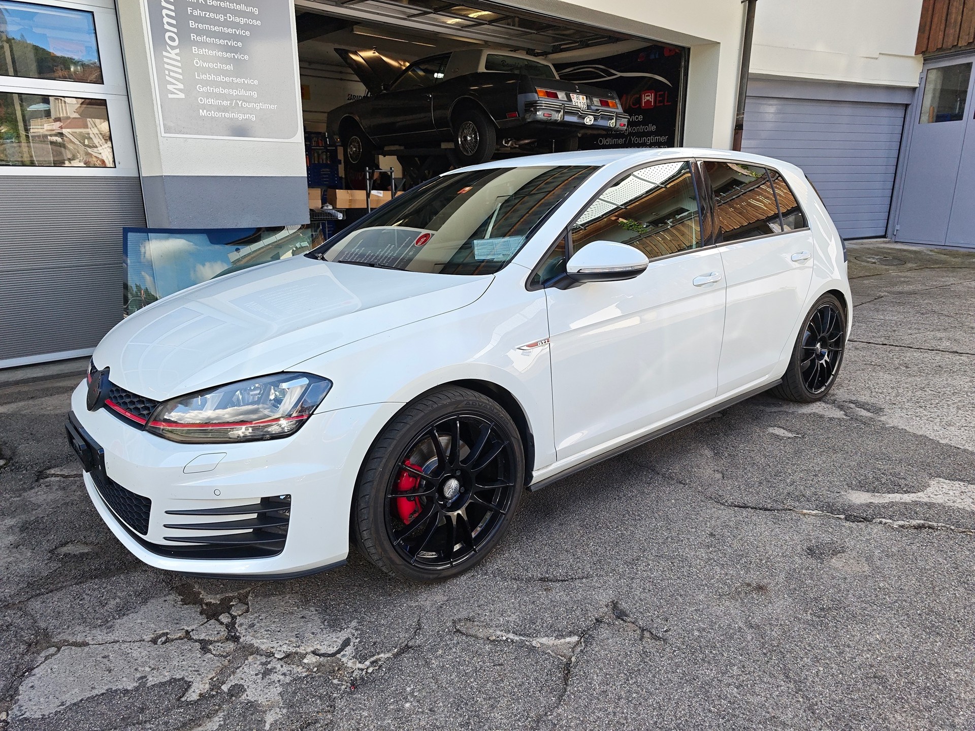 VW Golf 2.0 TSI GTI-image-0