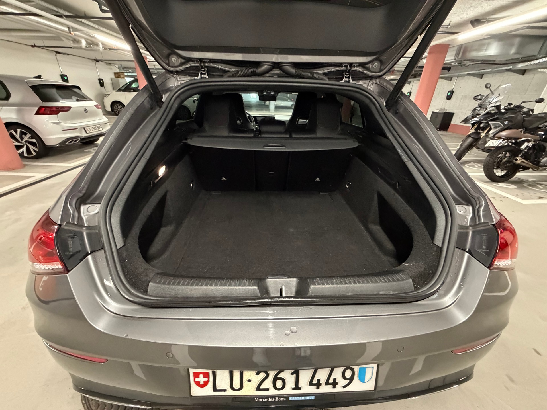 MERCEDES-BENZ CLA 250 AMG Line 4matic-image-4