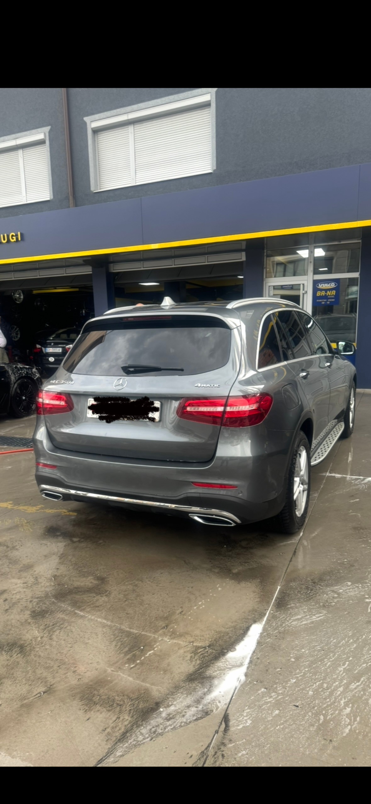 MERCEDES-BENZ GLC 350 d AMG Line 4m-image-4