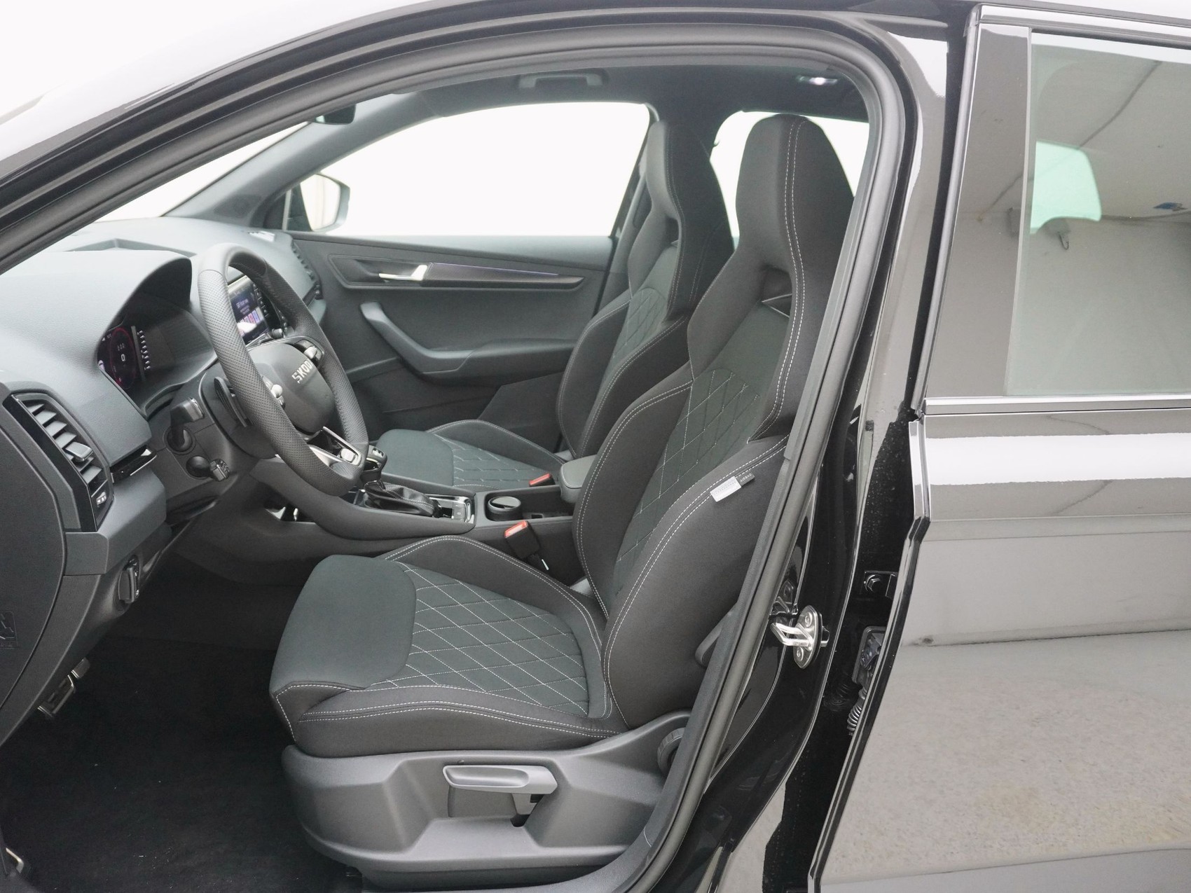 SKODA Karoq 2.0 TSI SportLine DSG 4x4-image-12