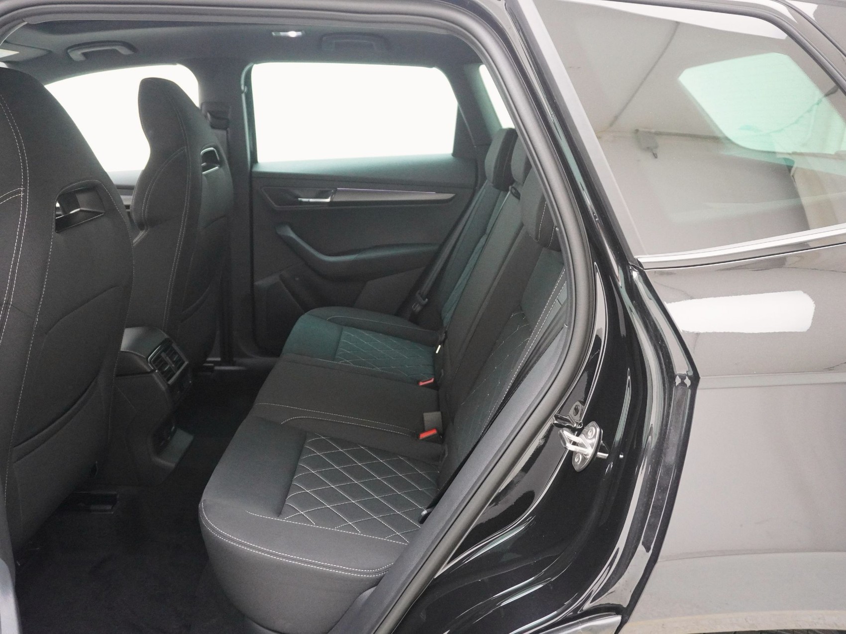 SKODA Karoq 2.0 TSI SportLine DSG 4x4-image-14