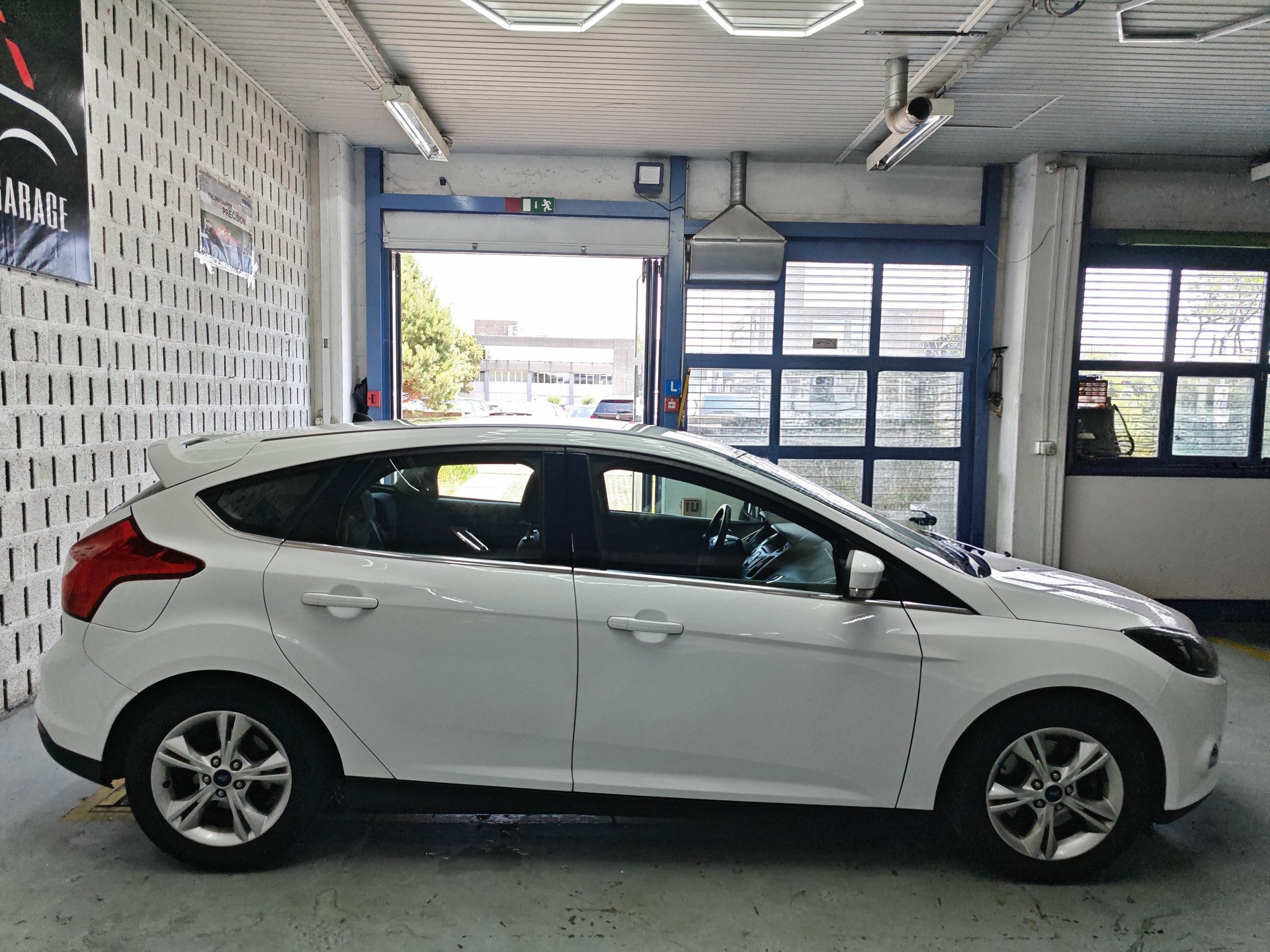 FORD Focus 2.0 TDCi Trend PowerShift-image-6