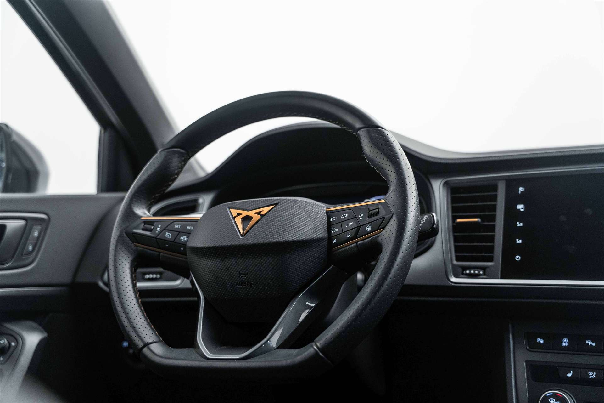 CUPRA Ateca 2.0TSI VZ 4Drive DSG 300PS-image-8