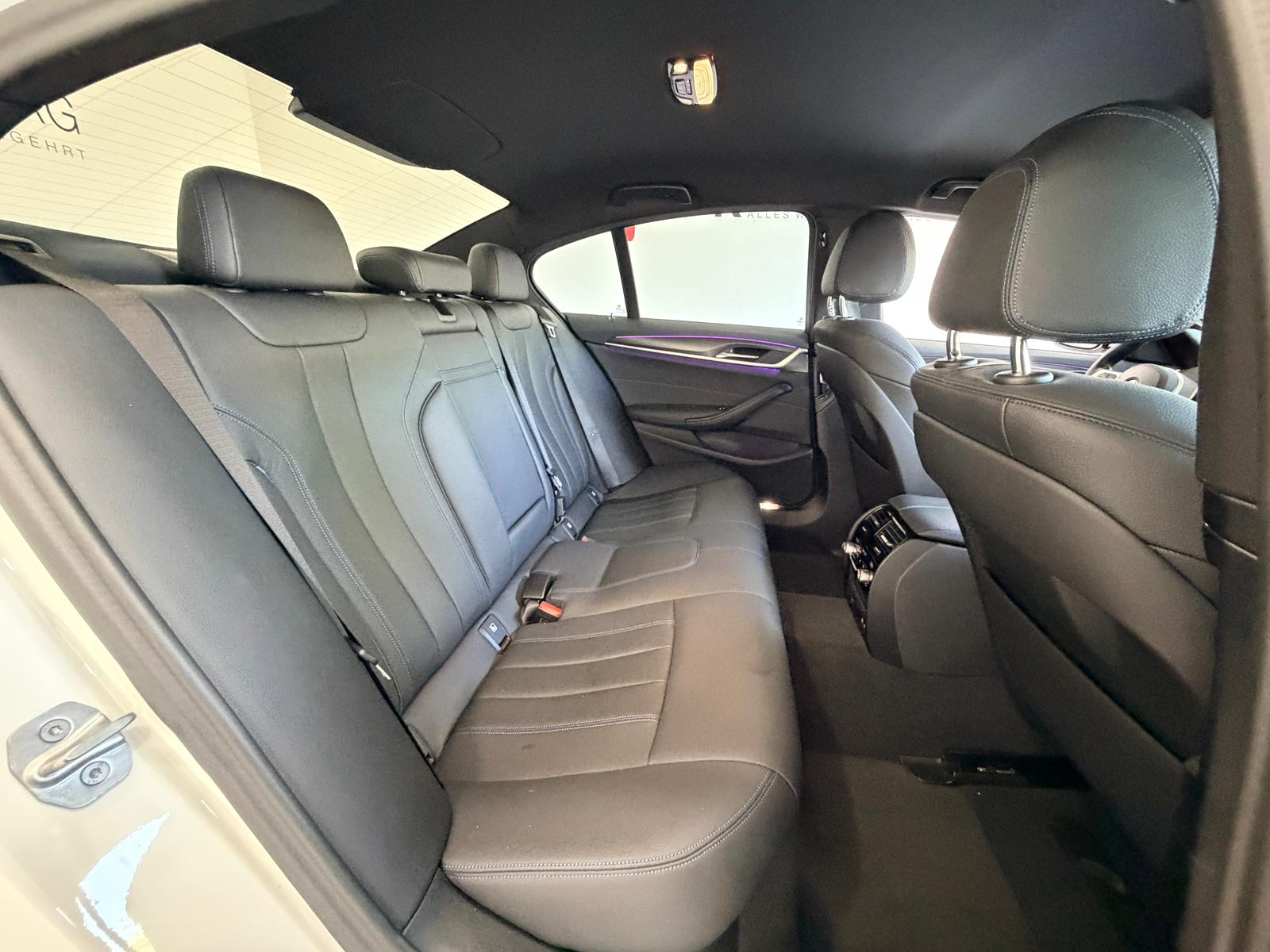BMW 530d xDrive 48V M Sport Steptronic-image-13